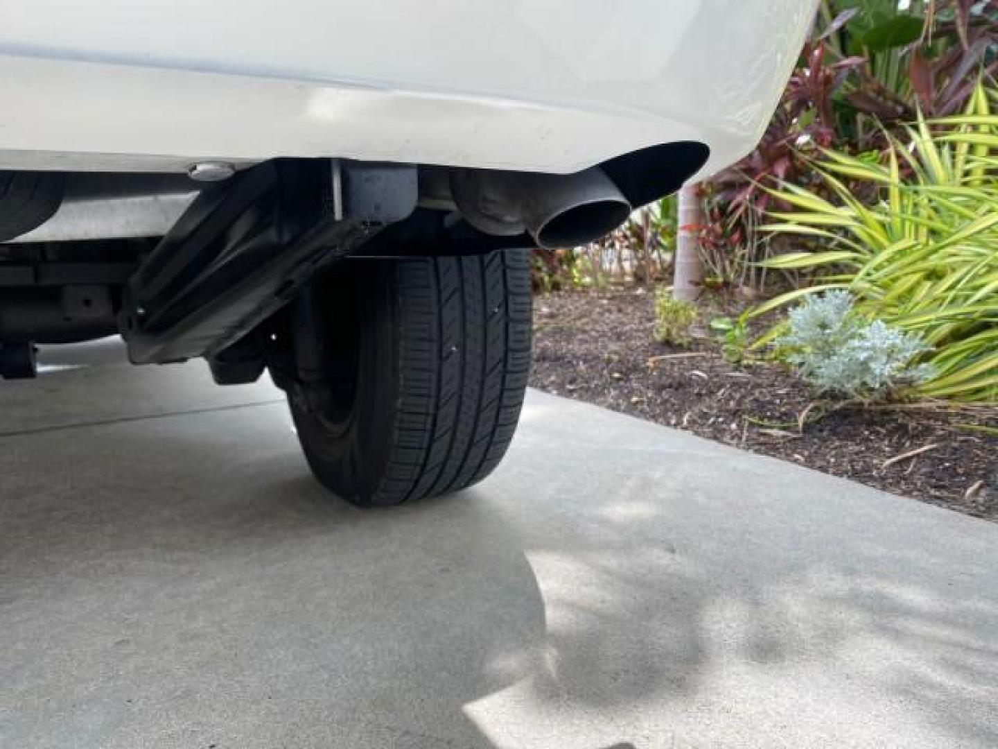 2005 Stone White /Medium Slate Gray Jeep Grand Cherokee Laredo LOW MILES 61,347 (1J4GS48K85C) with an 3.7L V6 Power Tech Engine engine, Automatic transmission, located at 4701 North Dixie Hwy, Pompano Beach, FL, 33064, (954) 422-2889, 26.240938, -80.123474 - OUR WEBPAGE FLORIDACARS1.COM HAS OVER 100 PHOTOS AND FREE CARFAX LINK 2005 JEEP GRAND CHEROKEE LAREDO VIN: 1J4GS48K85C634226 1 J 4 G S 4 8 K 8 5 C 6 3 4 2 2 6 4 DOOR WAGON/SPORT UTILITY 3.7L V6 F GASOLINE REAR WHEEL DRIVE Features ABS Brakes Air Conditioning Alloy Wheels AM/FM Stereo Automatic Trans - Photo#83