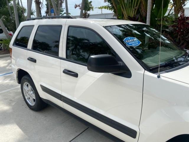 2005 Stone White /Medium Slate Gray Jeep Grand Cherokee Laredo LOW MILES 61,351 (1J4GS48K85C) with an 3.7L V6 Power Tech Engine engine, Automatic transmission, located at 4701 North Dixie Hwy, Pompano Beach, FL, 33064, (954) 422-2889, 26.240938, -80.123474 - OUR WEBPAGE FLORIDACARS1.COM HAS OVER 100 PHOTOS AND FREE CARFAX LINK 2005 JEEP GRAND CHEROKEE LAREDO VIN: 1J4GS48K85C634226 1 J 4 G S 4 8 K 8 5 C 6 3 4 2 2 6 4 DOOR WAGON/SPORT UTILITY 3.7L V6 F GASOLINE REAR WHEEL DRIVE Features ABS Brakes Air Conditioning Alloy Wheels AM/FM Stereo Automatic Trans - Photo#91