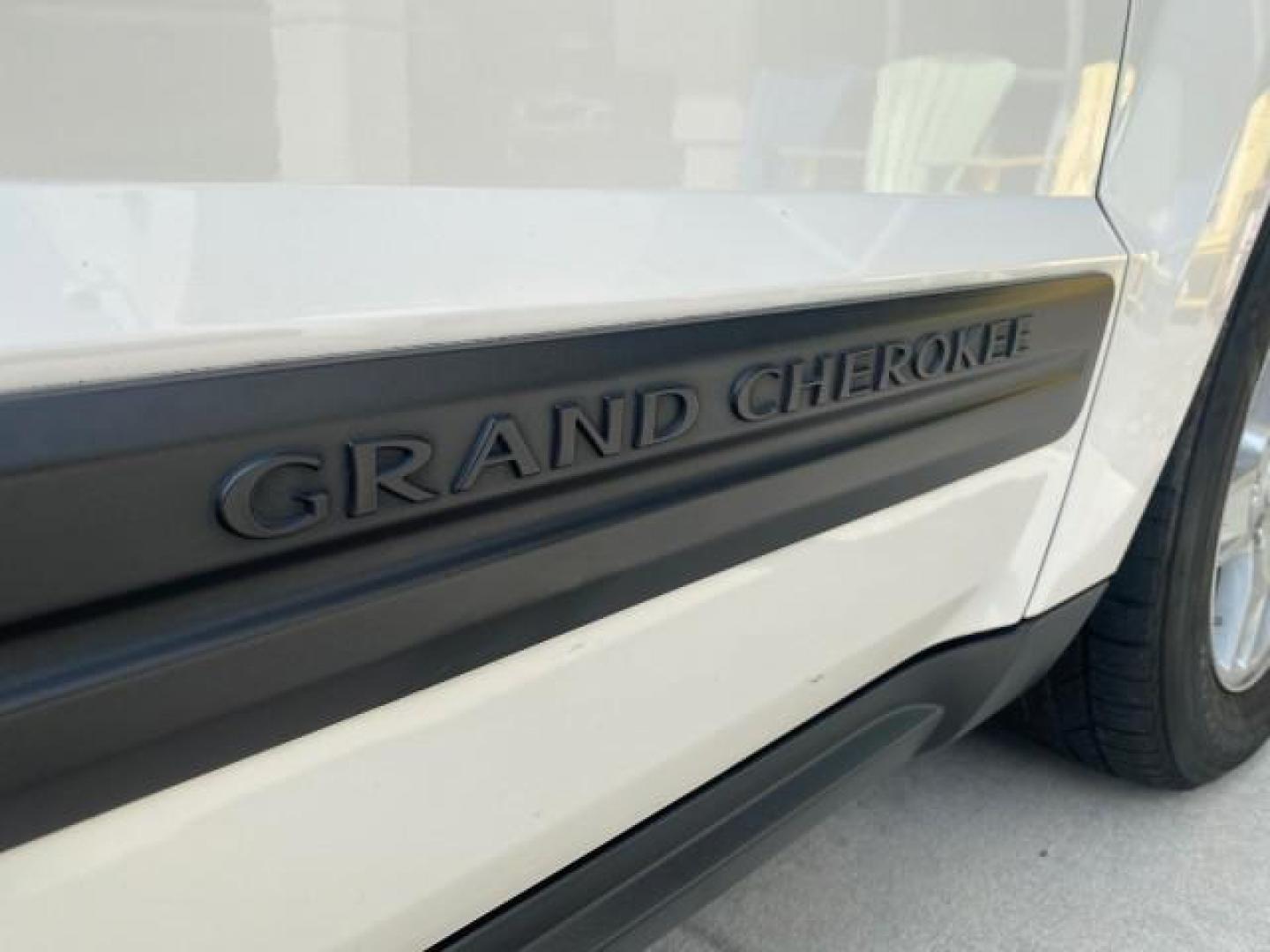 2005 Stone White /Medium Slate Gray Jeep Grand Cherokee Laredo LOW MILES 61,347 (1J4GS48K85C) with an 3.7L V6 Power Tech Engine engine, Automatic transmission, located at 4701 North Dixie Hwy, Pompano Beach, FL, 33064, (954) 422-2889, 26.240938, -80.123474 - OUR WEBPAGE FLORIDACARS1.COM HAS OVER 100 PHOTOS AND FREE CARFAX LINK 2005 JEEP GRAND CHEROKEE LAREDO VIN: 1J4GS48K85C634226 1 J 4 G S 4 8 K 8 5 C 6 3 4 2 2 6 4 DOOR WAGON/SPORT UTILITY 3.7L V6 F GASOLINE REAR WHEEL DRIVE Features ABS Brakes Air Conditioning Alloy Wheels AM/FM Stereo Automatic Trans - Photo#95