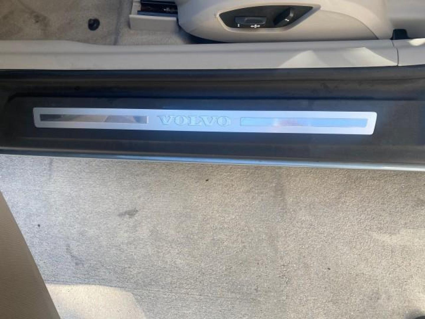2006 Celestial Blue Metallic /Calcite Cream Volvo C70 LOW MILES 16,982 CONV (YV1MC68276J) with an 2.5L DOHC Turbocharged I5 Engine engine, Automatic transmission, located at 4701 North Dixie Hwy, Pompano Beach, FL, 33064, (954) 422-2889, 26.240938, -80.123474 - OUR WEBPAGE FLORIDACARS1.COM HAS OVER 100 PHOTOS AND FREE CARFAX LINK 2006 VOLVO C70 T5 ORIGINAL PRICE NEW : $41,510 VIN: YV1MC68276J006425 Y V 1 M C 6 8 2 7 6 J 0 0 6 4 2 5 CONVERTIBLE 2.5L I5 F GASOLINE FRONT WHEEL DRIVE Features ABS Brakes Air Conditioning Alloy Wheels AM/FM Stereo Automatic Tran - Photo#31
