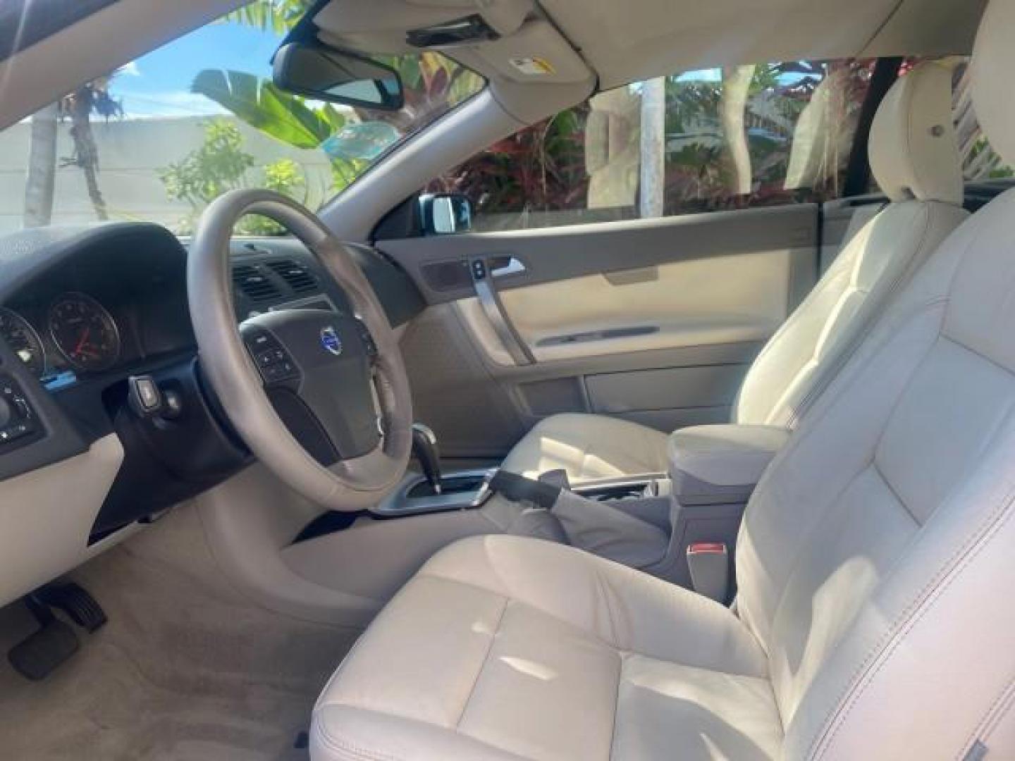 2006 Celestial Blue Metallic /Calcite Cream Volvo C70 LOW MILES 16,982 CONV (YV1MC68276J) with an 2.5L DOHC Turbocharged I5 Engine engine, Automatic transmission, located at 4701 North Dixie Hwy, Pompano Beach, FL, 33064, (954) 422-2889, 26.240938, -80.123474 - OUR WEBPAGE FLORIDACARS1.COM HAS OVER 100 PHOTOS AND FREE CARFAX LINK 2006 VOLVO C70 T5 ORIGINAL PRICE NEW : $41,510 VIN: YV1MC68276J006425 Y V 1 M C 6 8 2 7 6 J 0 0 6 4 2 5 CONVERTIBLE 2.5L I5 F GASOLINE FRONT WHEEL DRIVE Features ABS Brakes Air Conditioning Alloy Wheels AM/FM Stereo Automatic Tran - Photo#36