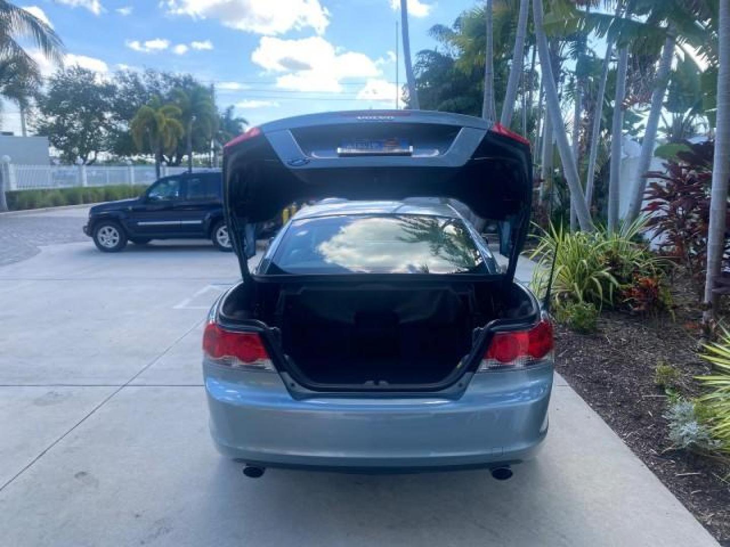 2006 Celestial Blue Metallic /Calcite Cream Volvo C70 LOW MILES 16,982 CONV (YV1MC68276J) with an 2.5L DOHC Turbocharged I5 Engine engine, Automatic transmission, located at 4701 North Dixie Hwy, Pompano Beach, FL, 33064, (954) 422-2889, 26.240938, -80.123474 - OUR WEBPAGE FLORIDACARS1.COM HAS OVER 100 PHOTOS AND FREE CARFAX LINK 2006 VOLVO C70 T5 ORIGINAL PRICE NEW : $41,510 VIN: YV1MC68276J006425 Y V 1 M C 6 8 2 7 6 J 0 0 6 4 2 5 CONVERTIBLE 2.5L I5 F GASOLINE FRONT WHEEL DRIVE Features ABS Brakes Air Conditioning Alloy Wheels AM/FM Stereo Automatic Tran - Photo#80