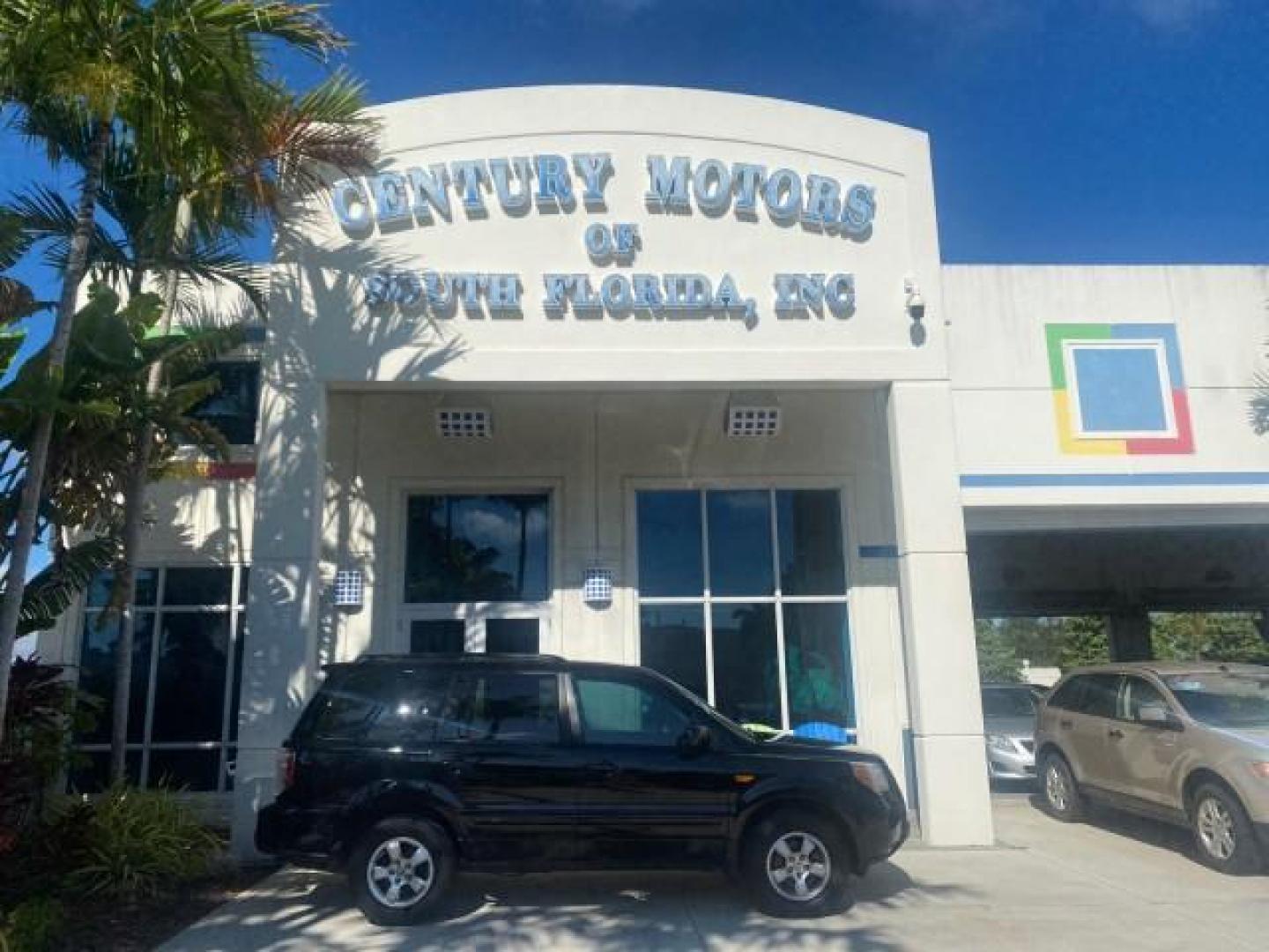 2008 Formal Black /Gray Honda Pilot EX-L 1 OWNER FL LOW-MILES 75,390 (5FNYF28548B) with an 3.5L SOHC MPFI 24-Valve i-VTEC V6 Engine engine, Automatic transmission, located at 4701 North Dixie Hwy, Pompano Beach, FL, 33064, (954) 422-2889, 26.240938, -80.123474 - OUR WEBPAGE FLORIDACARS1.COM HAS OVER 100 PHOTOS AND FREE CARFAX LINK 2008 HONDA PILOT EX-L VIN: 5FNYF28548B019659 5 F N Y F 2 8 5 4 8 B 0 1 9 6 5 9 4 DOOR WAGON/SPORT UTILITY 3.5L V6 F SOHC 24V GASOLINE FRONT WHEEL DRIVE Features ABS Brakes Air Conditioning Alloy Wheels AM/FM Stereo Automatic Trans - Photo#0