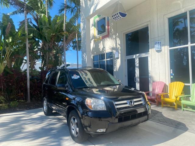 2008 Formal Black /Gray Honda Pilot EX-L 1 OWNER FL LOW-MILES 75,415 (5FNYF28548B) with an 3.5L SOHC MPFI 24-Valve i-VTEC V6 Engine engine, Automatic transmission, located at 4701 North Dixie Hwy, Pompano Beach, FL, 33064, (954) 422-2889, 26.240938, -80.123474 - OUR WEBPAGE FLORIDACARS1.COM HAS OVER 100 PHOTOS AND FREE CARFAX LINK 2008 HONDA PILOT EX-L VIN: 5FNYF28548B019659 5 F N Y F 2 8 5 4 8 B 0 1 9 6 5 9 4 DOOR WAGON/SPORT UTILITY 3.5L V6 F SOHC 24V GASOLINE FRONT WHEEL DRIVE Features ABS Brakes Air Conditioning Alloy Wheels AM/FM Stereo Automatic Trans - Photo#1