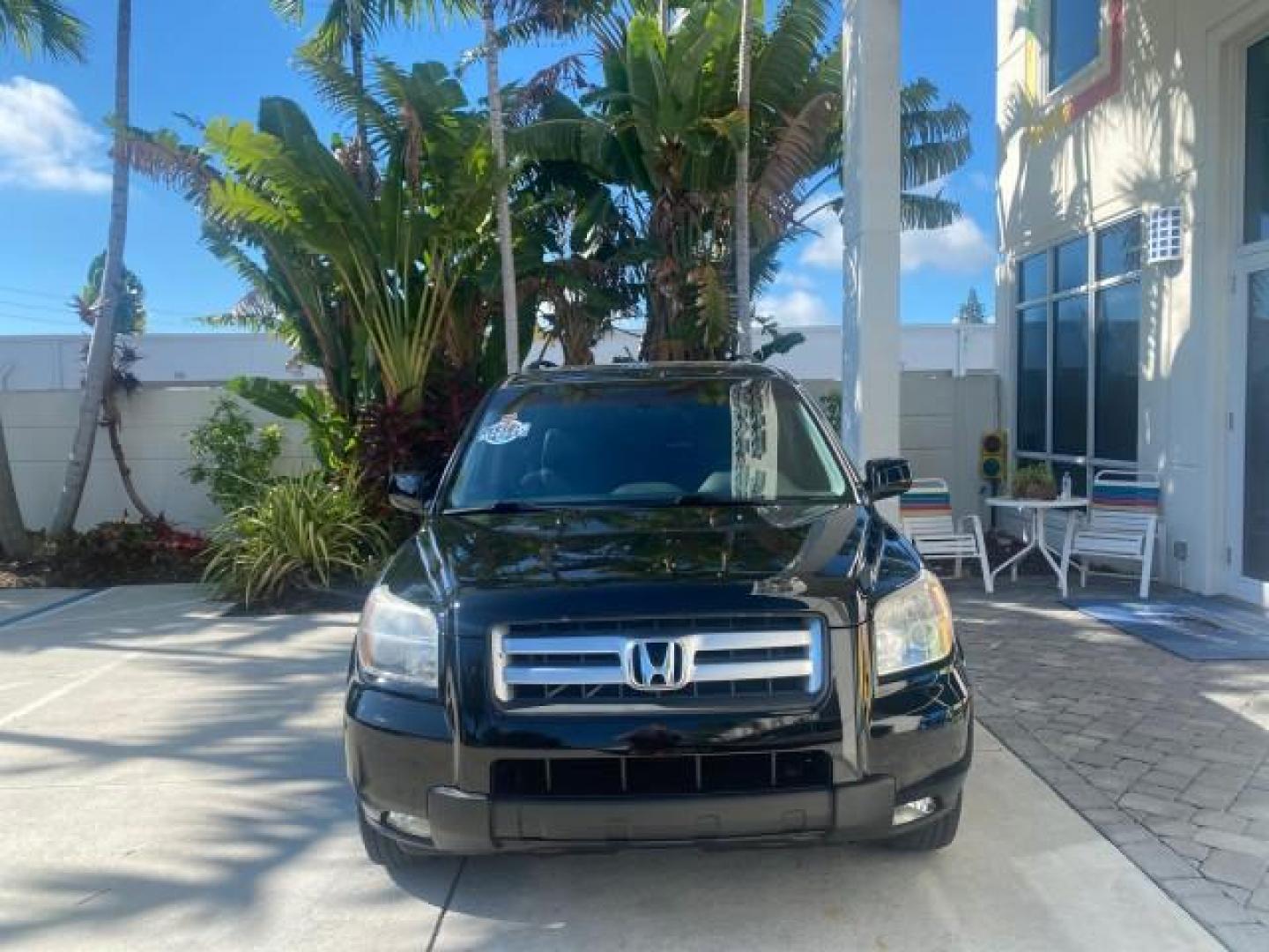 2008 Formal Black /Gray Honda Pilot EX-L 1 OWNER FL LOW-MILES 75,390 (5FNYF28548B) with an 3.5L SOHC MPFI 24-Valve i-VTEC V6 Engine engine, Automatic transmission, located at 4701 North Dixie Hwy, Pompano Beach, FL, 33064, (954) 422-2889, 26.240938, -80.123474 - OUR WEBPAGE FLORIDACARS1.COM HAS OVER 100 PHOTOS AND FREE CARFAX LINK 2008 HONDA PILOT EX-L VIN: 5FNYF28548B019659 5 F N Y F 2 8 5 4 8 B 0 1 9 6 5 9 4 DOOR WAGON/SPORT UTILITY 3.5L V6 F SOHC 24V GASOLINE FRONT WHEEL DRIVE Features ABS Brakes Air Conditioning Alloy Wheels AM/FM Stereo Automatic Trans - Photo#2