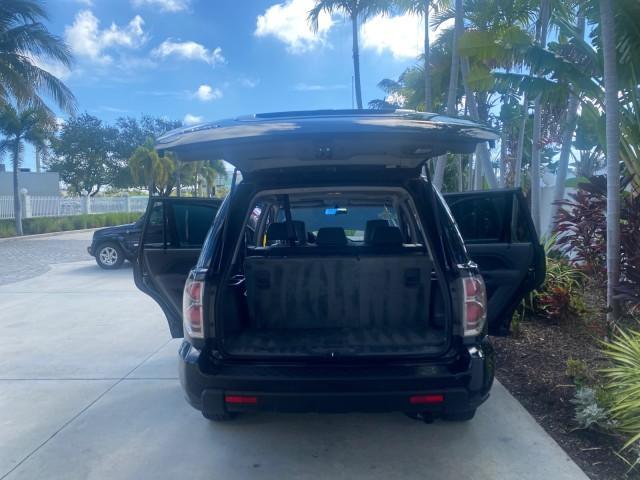 2008 Formal Black /Gray Honda Pilot EX-L 1 OWNER FL LOW-MILES 75,415 (5FNYF28548B) with an 3.5L SOHC MPFI 24-Valve i-VTEC V6 Engine engine, Automatic transmission, located at 4701 North Dixie Hwy, Pompano Beach, FL, 33064, (954) 422-2889, 26.240938, -80.123474 - OUR WEBPAGE FLORIDACARS1.COM HAS OVER 100 PHOTOS AND FREE CARFAX LINK 2008 HONDA PILOT EX-L VIN: 5FNYF28548B019659 5 F N Y F 2 8 5 4 8 B 0 1 9 6 5 9 4 DOOR WAGON/SPORT UTILITY 3.5L V6 F SOHC 24V GASOLINE FRONT WHEEL DRIVE Features ABS Brakes Air Conditioning Alloy Wheels AM/FM Stereo Automatic Trans - Photo#15