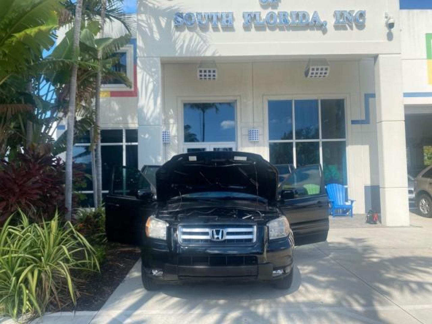 2008 Formal Black /Gray Honda Pilot EX-L 1 OWNER FL LOW-MILES 75,390 (5FNYF28548B) with an 3.5L SOHC MPFI 24-Valve i-VTEC V6 Engine engine, Automatic transmission, located at 4701 North Dixie Hwy, Pompano Beach, FL, 33064, (954) 422-2889, 26.240938, -80.123474 - OUR WEBPAGE FLORIDACARS1.COM HAS OVER 100 PHOTOS AND FREE CARFAX LINK 2008 HONDA PILOT EX-L VIN: 5FNYF28548B019659 5 F N Y F 2 8 5 4 8 B 0 1 9 6 5 9 4 DOOR WAGON/SPORT UTILITY 3.5L V6 F SOHC 24V GASOLINE FRONT WHEEL DRIVE Features ABS Brakes Air Conditioning Alloy Wheels AM/FM Stereo Automatic Trans - Photo#16
