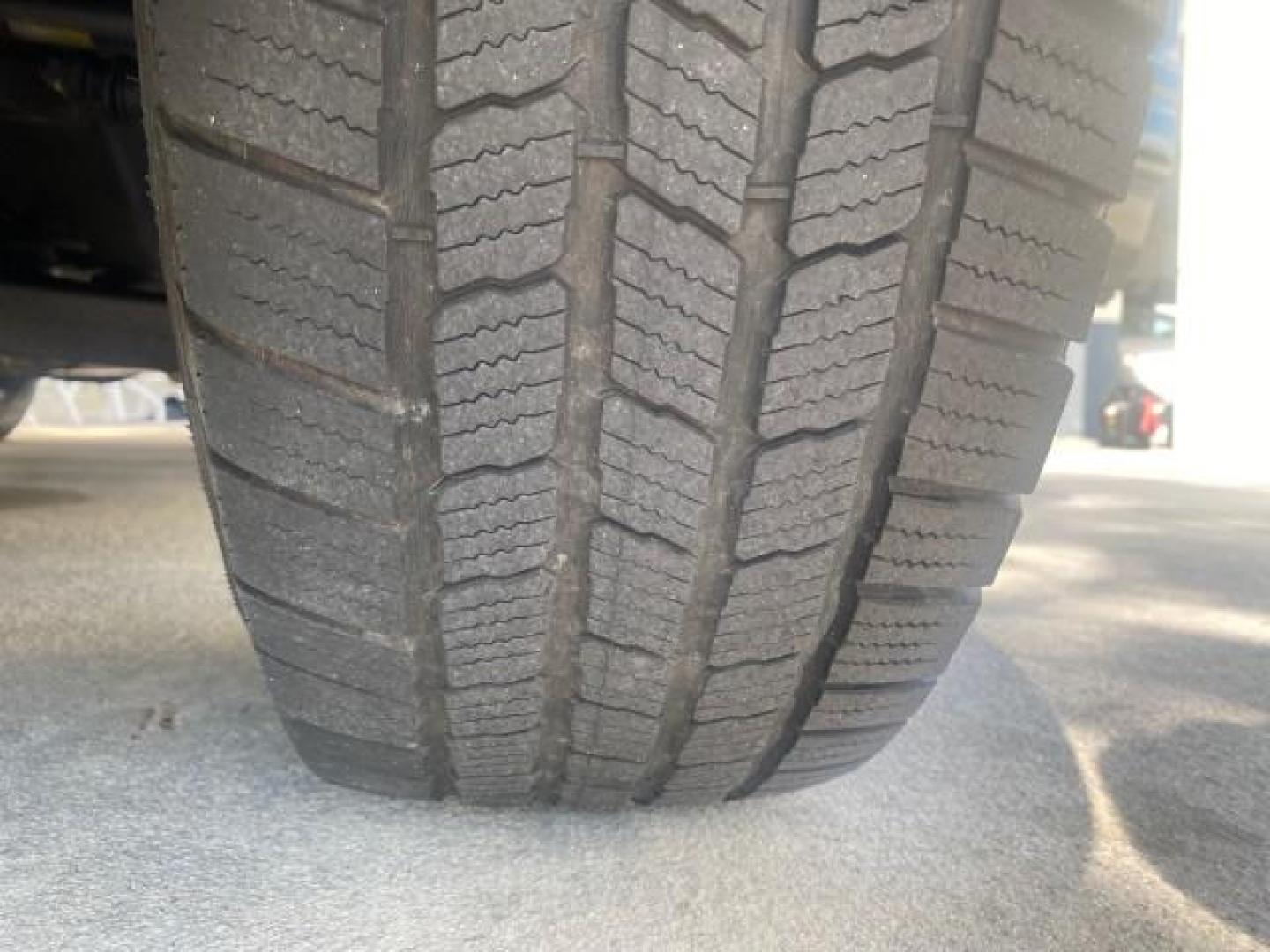 2008 Formal Black /Gray Honda Pilot EX-L 1 OWNER FL LOW-MILES 75,390 (5FNYF28548B) with an 3.5L SOHC MPFI 24-Valve i-VTEC V6 Engine engine, Automatic transmission, located at 4701 North Dixie Hwy, Pompano Beach, FL, 33064, (954) 422-2889, 26.240938, -80.123474 - OUR WEBPAGE FLORIDACARS1.COM HAS OVER 100 PHOTOS AND FREE CARFAX LINK 2008 HONDA PILOT EX-L VIN: 5FNYF28548B019659 5 F N Y F 2 8 5 4 8 B 0 1 9 6 5 9 4 DOOR WAGON/SPORT UTILITY 3.5L V6 F SOHC 24V GASOLINE FRONT WHEEL DRIVE Features ABS Brakes Air Conditioning Alloy Wheels AM/FM Stereo Automatic Trans - Photo#20
