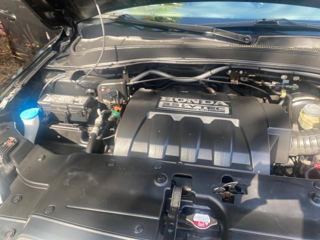 2008 Formal Black /Gray Honda Pilot EX-L 1 OWNER FL LOW-MILES 75,415 (5FNYF28548B) with an 3.5L SOHC MPFI 24-Valve i-VTEC V6 Engine engine, Automatic transmission, located at 4701 North Dixie Hwy, Pompano Beach, FL, 33064, (954) 422-2889, 26.240938, -80.123474 - OUR WEBPAGE FLORIDACARS1.COM HAS OVER 100 PHOTOS AND FREE CARFAX LINK 2008 HONDA PILOT EX-L VIN: 5FNYF28548B019659 5 F N Y F 2 8 5 4 8 B 0 1 9 6 5 9 4 DOOR WAGON/SPORT UTILITY 3.5L V6 F SOHC 24V GASOLINE FRONT WHEEL DRIVE Features ABS Brakes Air Conditioning Alloy Wheels AM/FM Stereo Automatic Trans - Photo#25