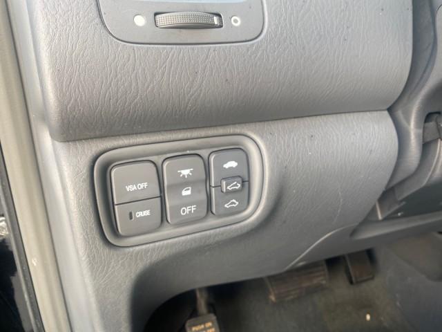 2008 Formal Black /Gray Honda Pilot EX-L 1 OWNER FL LOW-MILES 75,415 (5FNYF28548B) with an 3.5L SOHC MPFI 24-Valve i-VTEC V6 Engine engine, Automatic transmission, located at 4701 North Dixie Hwy, Pompano Beach, FL, 33064, (954) 422-2889, 26.240938, -80.123474 - OUR WEBPAGE FLORIDACARS1.COM HAS OVER 100 PHOTOS AND FREE CARFAX LINK 2008 HONDA PILOT EX-L VIN: 5FNYF28548B019659 5 F N Y F 2 8 5 4 8 B 0 1 9 6 5 9 4 DOOR WAGON/SPORT UTILITY 3.5L V6 F SOHC 24V GASOLINE FRONT WHEEL DRIVE Features ABS Brakes Air Conditioning Alloy Wheels AM/FM Stereo Automatic Trans - Photo#44