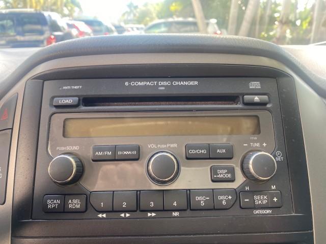 2008 Formal Black /Gray Honda Pilot EX-L 1 OWNER FL LOW-MILES 75,415 (5FNYF28548B) with an 3.5L SOHC MPFI 24-Valve i-VTEC V6 Engine engine, Automatic transmission, located at 4701 North Dixie Hwy, Pompano Beach, FL, 33064, (954) 422-2889, 26.240938, -80.123474 - OUR WEBPAGE FLORIDACARS1.COM HAS OVER 100 PHOTOS AND FREE CARFAX LINK 2008 HONDA PILOT EX-L VIN: 5FNYF28548B019659 5 F N Y F 2 8 5 4 8 B 0 1 9 6 5 9 4 DOOR WAGON/SPORT UTILITY 3.5L V6 F SOHC 24V GASOLINE FRONT WHEEL DRIVE Features ABS Brakes Air Conditioning Alloy Wheels AM/FM Stereo Automatic Trans - Photo#48