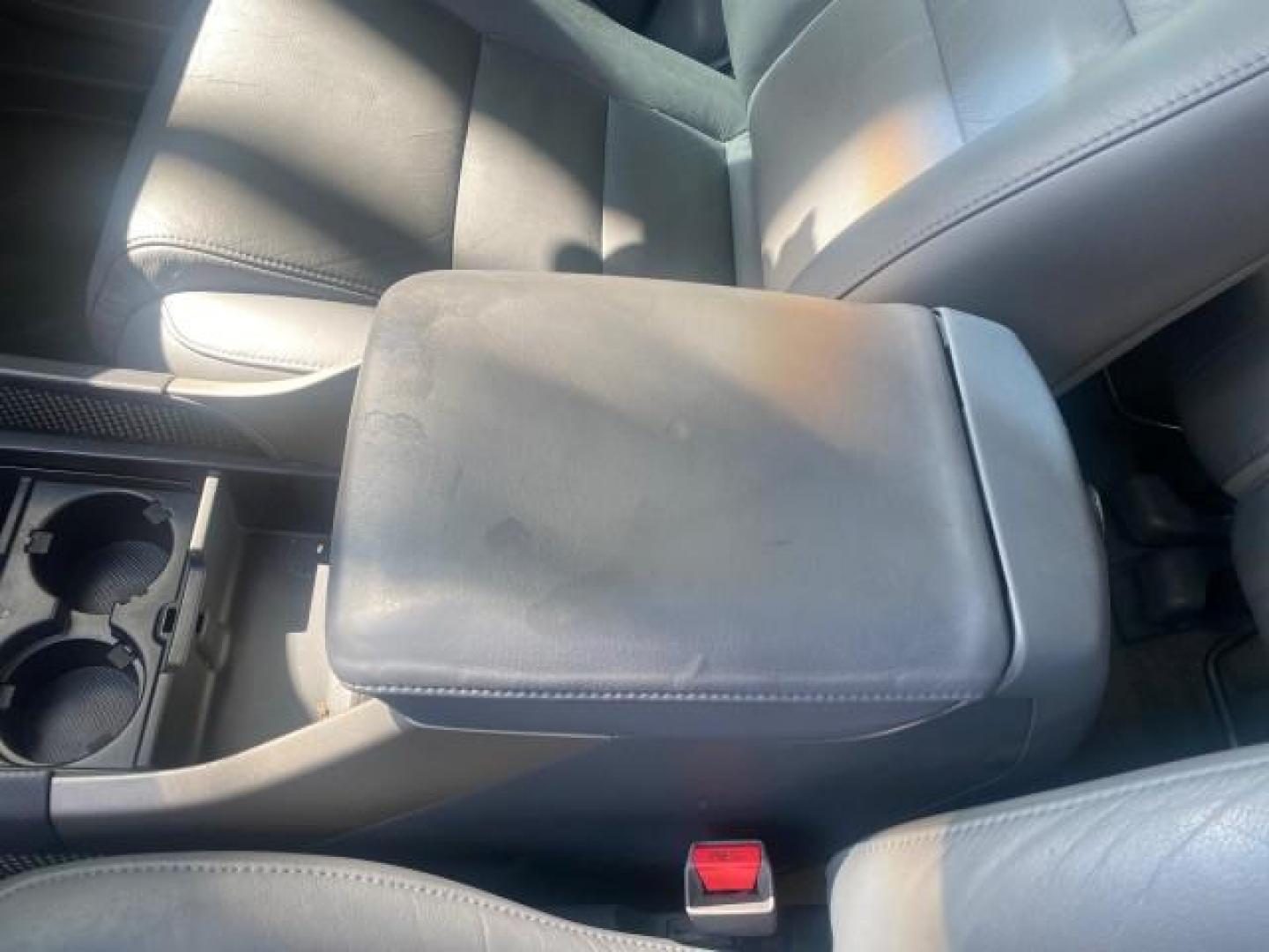 2008 Formal Black /Gray Honda Pilot EX-L 1 OWNER FL LOW-MILES 75,390 (5FNYF28548B) with an 3.5L SOHC MPFI 24-Valve i-VTEC V6 Engine engine, Automatic transmission, located at 4701 North Dixie Hwy, Pompano Beach, FL, 33064, (954) 422-2889, 26.240938, -80.123474 - OUR WEBPAGE FLORIDACARS1.COM HAS OVER 100 PHOTOS AND FREE CARFAX LINK 2008 HONDA PILOT EX-L VIN: 5FNYF28548B019659 5 F N Y F 2 8 5 4 8 B 0 1 9 6 5 9 4 DOOR WAGON/SPORT UTILITY 3.5L V6 F SOHC 24V GASOLINE FRONT WHEEL DRIVE Features ABS Brakes Air Conditioning Alloy Wheels AM/FM Stereo Automatic Trans - Photo#53