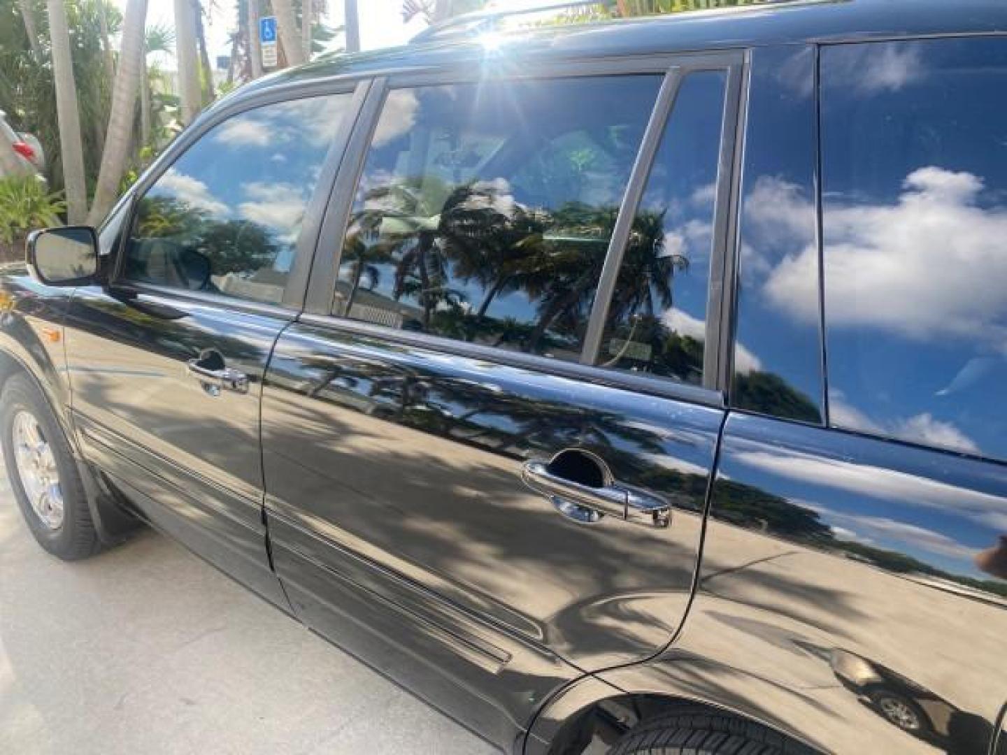 2008 Formal Black /Gray Honda Pilot EX-L 1 OWNER FL LOW-MILES 75,390 (5FNYF28548B) with an 3.5L SOHC MPFI 24-Valve i-VTEC V6 Engine engine, Automatic transmission, located at 4701 North Dixie Hwy, Pompano Beach, FL, 33064, (954) 422-2889, 26.240938, -80.123474 - OUR WEBPAGE FLORIDACARS1.COM HAS OVER 100 PHOTOS AND FREE CARFAX LINK 2008 HONDA PILOT EX-L VIN: 5FNYF28548B019659 5 F N Y F 2 8 5 4 8 B 0 1 9 6 5 9 4 DOOR WAGON/SPORT UTILITY 3.5L V6 F SOHC 24V GASOLINE FRONT WHEEL DRIVE Features ABS Brakes Air Conditioning Alloy Wheels AM/FM Stereo Automatic Trans - Photo#62