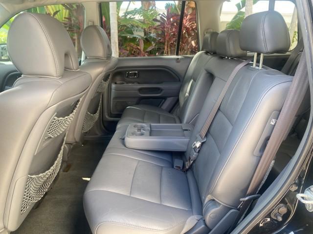 2008 Formal Black /Gray Honda Pilot EX-L 1 OWNER FL LOW-MILES 75,415 (5FNYF28548B) with an 3.5L SOHC MPFI 24-Valve i-VTEC V6 Engine engine, Automatic transmission, located at 4701 North Dixie Hwy, Pompano Beach, FL, 33064, (954) 422-2889, 26.240938, -80.123474 - OUR WEBPAGE FLORIDACARS1.COM HAS OVER 100 PHOTOS AND FREE CARFAX LINK 2008 HONDA PILOT EX-L VIN: 5FNYF28548B019659 5 F N Y F 2 8 5 4 8 B 0 1 9 6 5 9 4 DOOR WAGON/SPORT UTILITY 3.5L V6 F SOHC 24V GASOLINE FRONT WHEEL DRIVE Features ABS Brakes Air Conditioning Alloy Wheels AM/FM Stereo Automatic Trans - Photo#66