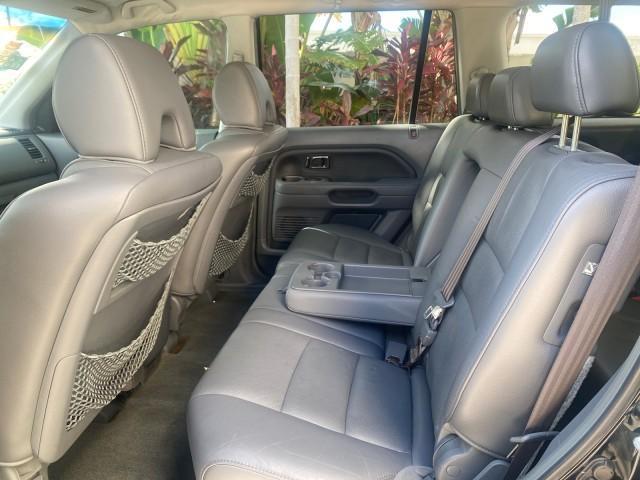 2008 Formal Black /Gray Honda Pilot EX-L 1 OWNER FL LOW-MILES 75,415 (5FNYF28548B) with an 3.5L SOHC MPFI 24-Valve i-VTEC V6 Engine engine, Automatic transmission, located at 4701 North Dixie Hwy, Pompano Beach, FL, 33064, (954) 422-2889, 26.240938, -80.123474 - OUR WEBPAGE FLORIDACARS1.COM HAS OVER 100 PHOTOS AND FREE CARFAX LINK 2008 HONDA PILOT EX-L VIN: 5FNYF28548B019659 5 F N Y F 2 8 5 4 8 B 0 1 9 6 5 9 4 DOOR WAGON/SPORT UTILITY 3.5L V6 F SOHC 24V GASOLINE FRONT WHEEL DRIVE Features ABS Brakes Air Conditioning Alloy Wheels AM/FM Stereo Automatic Trans - Photo#67