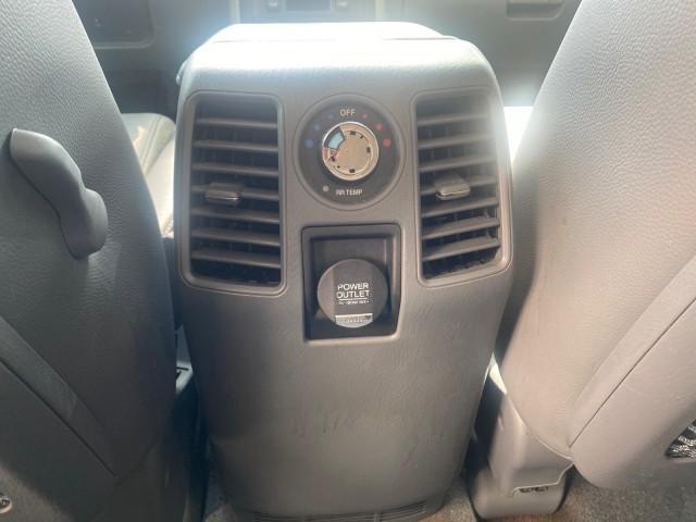 2008 Formal Black /Gray Honda Pilot EX-L 1 OWNER FL LOW-MILES 75,415 (5FNYF28548B) with an 3.5L SOHC MPFI 24-Valve i-VTEC V6 Engine engine, Automatic transmission, located at 4701 North Dixie Hwy, Pompano Beach, FL, 33064, (954) 422-2889, 26.240938, -80.123474 - OUR WEBPAGE FLORIDACARS1.COM HAS OVER 100 PHOTOS AND FREE CARFAX LINK 2008 HONDA PILOT EX-L VIN: 5FNYF28548B019659 5 F N Y F 2 8 5 4 8 B 0 1 9 6 5 9 4 DOOR WAGON/SPORT UTILITY 3.5L V6 F SOHC 24V GASOLINE FRONT WHEEL DRIVE Features ABS Brakes Air Conditioning Alloy Wheels AM/FM Stereo Automatic Trans - Photo#70