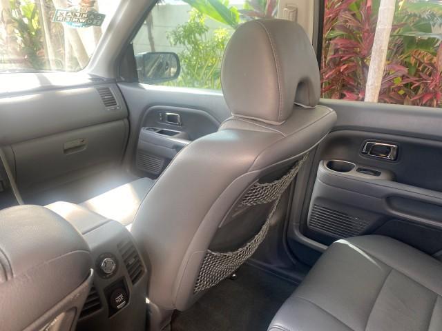 2008 Formal Black /Gray Honda Pilot EX-L 1 OWNER FL LOW-MILES 75,415 (5FNYF28548B) with an 3.5L SOHC MPFI 24-Valve i-VTEC V6 Engine engine, Automatic transmission, located at 4701 North Dixie Hwy, Pompano Beach, FL, 33064, (954) 422-2889, 26.240938, -80.123474 - OUR WEBPAGE FLORIDACARS1.COM HAS OVER 100 PHOTOS AND FREE CARFAX LINK 2008 HONDA PILOT EX-L VIN: 5FNYF28548B019659 5 F N Y F 2 8 5 4 8 B 0 1 9 6 5 9 4 DOOR WAGON/SPORT UTILITY 3.5L V6 F SOHC 24V GASOLINE FRONT WHEEL DRIVE Features ABS Brakes Air Conditioning Alloy Wheels AM/FM Stereo Automatic Trans - Photo#72