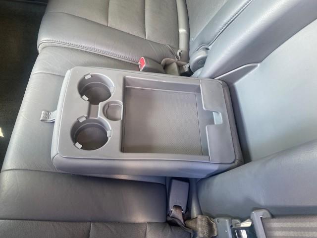 2008 Formal Black /Gray Honda Pilot EX-L 1 OWNER FL LOW-MILES 75,415 (5FNYF28548B) with an 3.5L SOHC MPFI 24-Valve i-VTEC V6 Engine engine, Automatic transmission, located at 4701 North Dixie Hwy, Pompano Beach, FL, 33064, (954) 422-2889, 26.240938, -80.123474 - OUR WEBPAGE FLORIDACARS1.COM HAS OVER 100 PHOTOS AND FREE CARFAX LINK 2008 HONDA PILOT EX-L VIN: 5FNYF28548B019659 5 F N Y F 2 8 5 4 8 B 0 1 9 6 5 9 4 DOOR WAGON/SPORT UTILITY 3.5L V6 F SOHC 24V GASOLINE FRONT WHEEL DRIVE Features ABS Brakes Air Conditioning Alloy Wheels AM/FM Stereo Automatic Trans - Photo#73