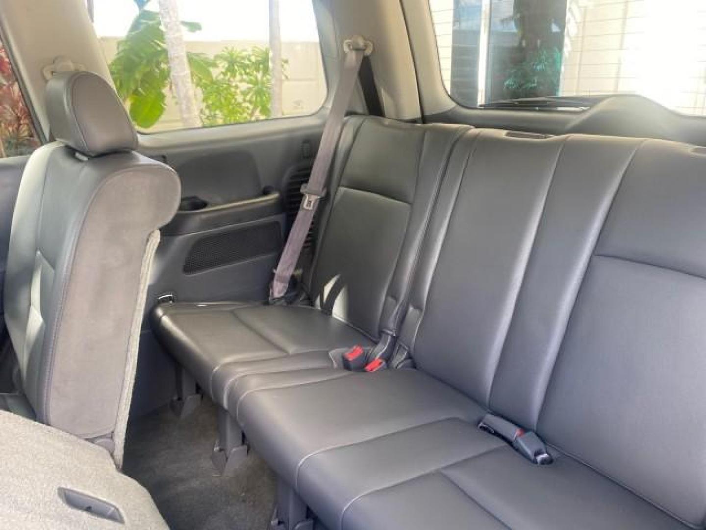 2008 Formal Black /Gray Honda Pilot EX-L 1 OWNER FL LOW-MILES 75,390 (5FNYF28548B) with an 3.5L SOHC MPFI 24-Valve i-VTEC V6 Engine engine, Automatic transmission, located at 4701 North Dixie Hwy, Pompano Beach, FL, 33064, (954) 422-2889, 26.240938, -80.123474 - OUR WEBPAGE FLORIDACARS1.COM HAS OVER 100 PHOTOS AND FREE CARFAX LINK 2008 HONDA PILOT EX-L VIN: 5FNYF28548B019659 5 F N Y F 2 8 5 4 8 B 0 1 9 6 5 9 4 DOOR WAGON/SPORT UTILITY 3.5L V6 F SOHC 24V GASOLINE FRONT WHEEL DRIVE Features ABS Brakes Air Conditioning Alloy Wheels AM/FM Stereo Automatic Trans - Photo#77