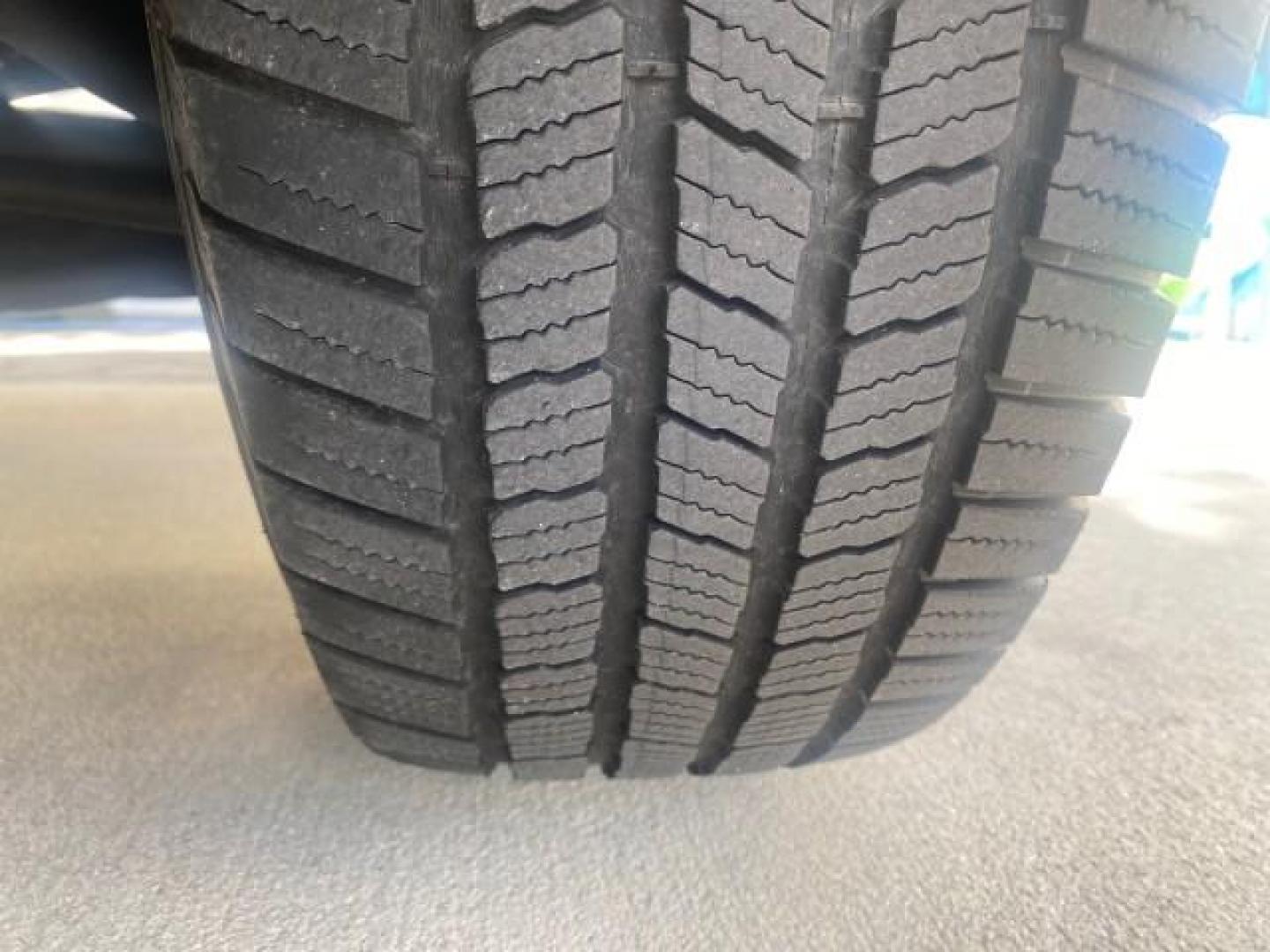 2008 Formal Black /Gray Honda Pilot EX-L 1 OWNER FL LOW-MILES 75,390 (5FNYF28548B) with an 3.5L SOHC MPFI 24-Valve i-VTEC V6 Engine engine, Automatic transmission, located at 4701 North Dixie Hwy, Pompano Beach, FL, 33064, (954) 422-2889, 26.240938, -80.123474 - OUR WEBPAGE FLORIDACARS1.COM HAS OVER 100 PHOTOS AND FREE CARFAX LINK 2008 HONDA PILOT EX-L VIN: 5FNYF28548B019659 5 F N Y F 2 8 5 4 8 B 0 1 9 6 5 9 4 DOOR WAGON/SPORT UTILITY 3.5L V6 F SOHC 24V GASOLINE FRONT WHEEL DRIVE Features ABS Brakes Air Conditioning Alloy Wheels AM/FM Stereo Automatic Trans - Photo#79