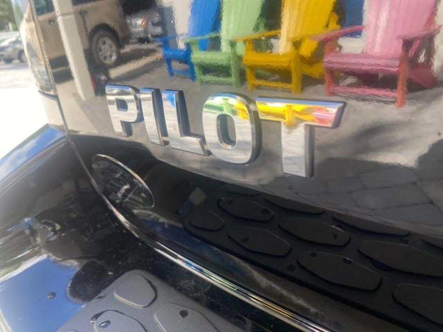 2008 Formal Black /Gray Honda Pilot EX-L 1 OWNER FL LOW-MILES 75,390 (5FNYF28548B) with an 3.5L SOHC MPFI 24-Valve i-VTEC V6 Engine engine, Automatic transmission, located at 4701 North Dixie Hwy, Pompano Beach, FL, 33064, (954) 422-2889, 26.240938, -80.123474 - OUR WEBPAGE FLORIDACARS1.COM HAS OVER 100 PHOTOS AND FREE CARFAX LINK 2008 HONDA PILOT EX-L VIN: 5FNYF28548B019659 5 F N Y F 2 8 5 4 8 B 0 1 9 6 5 9 4 DOOR WAGON/SPORT UTILITY 3.5L V6 F SOHC 24V GASOLINE FRONT WHEEL DRIVE Features ABS Brakes Air Conditioning Alloy Wheels AM/FM Stereo Automatic Trans - Photo#85