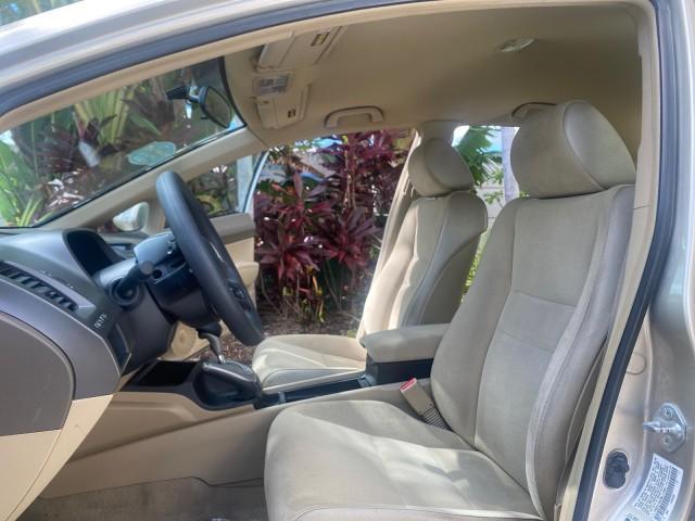 2008 Borrego Beige Metallic /Gray Honda Civic Sdn LX LOW MILES 26,922 1 OWNER (1HGFA16538L) with an 1.8L SOHC MPFI 16-Valve i-VTEC I4 Engine engine, Automatic transmission, located at 4701 North Dixie Hwy, Pompano Beach, FL, 33064, (954) 422-2889, 26.240938, -80.123474 - OUR WEBPAGE FLORIDACARS1.COM HAS OVER 100 PHOTOS AND FREE CARFAX LINK 2008 HONDA CIVIC LX VIN: 1HGFA16538L117891 1 H G F A 1 6 5 3 8 L 1 1 7 8 9 1 SEDAN 4 DR 1.8L I4 F SOHC 16V GASOLINE FRONT WHEEL DRIVE Features ABS Brakes Air Conditioning AM/FM Stereo Automatic Transmission Auxiliary Audio Input C - Photo#10