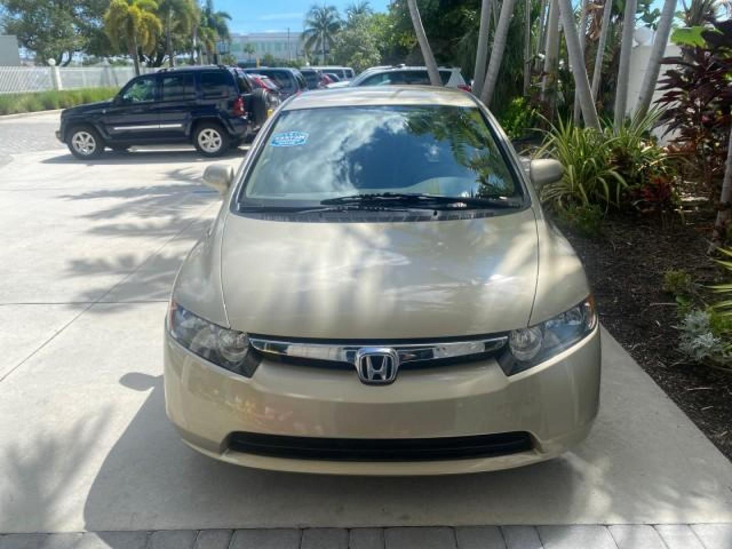 2008 Borrego Beige Metallic /Gray Honda Civic Sdn LX LOW MILES 26,917 1 OWNER (1HGFA16538L) with an 1.8L SOHC MPFI 16-Valve i-VTEC I4 Engine engine, Automatic transmission, located at 4701 North Dixie Hwy, Pompano Beach, FL, 33064, (954) 422-2889, 26.240938, -80.123474 - OUR WEBPAGE FLORIDACARS1.COM HAS OVER 100 PHOTOS AND FREE CARFAX LINK 2008 HONDA CIVIC LX VIN: 1HGFA16538L117891 1 H G F A 1 6 5 3 8 L 1 1 7 8 9 1 SEDAN 4 DR 1.8L I4 F SOHC 16V GASOLINE FRONT WHEEL DRIVE Features ABS Brakes Air Conditioning AM/FM Stereo Automatic Transmission Auxiliary Audio Input C - Photo#24