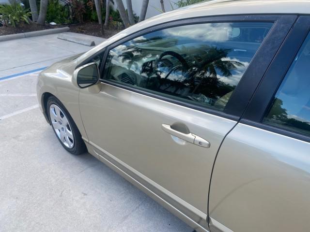 2008 Borrego Beige Metallic /Gray Honda Civic Sdn LX LOW MILES 26,922 1 OWNER (1HGFA16538L) with an 1.8L SOHC MPFI 16-Valve i-VTEC I4 Engine engine, Automatic transmission, located at 4701 North Dixie Hwy, Pompano Beach, FL, 33064, (954) 422-2889, 26.240938, -80.123474 - OUR WEBPAGE FLORIDACARS1.COM HAS OVER 100 PHOTOS AND FREE CARFAX LINK 2008 HONDA CIVIC LX VIN: 1HGFA16538L117891 1 H G F A 1 6 5 3 8 L 1 1 7 8 9 1 SEDAN 4 DR 1.8L I4 F SOHC 16V GASOLINE FRONT WHEEL DRIVE Features ABS Brakes Air Conditioning AM/FM Stereo Automatic Transmission Auxiliary Audio Input C - Photo#27