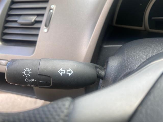 2008 Borrego Beige Metallic /Gray Honda Civic Sdn LX LOW MILES 26,922 1 OWNER (1HGFA16538L) with an 1.8L SOHC MPFI 16-Valve i-VTEC I4 Engine engine, Automatic transmission, located at 4701 North Dixie Hwy, Pompano Beach, FL, 33064, (954) 422-2889, 26.240938, -80.123474 - OUR WEBPAGE FLORIDACARS1.COM HAS OVER 100 PHOTOS AND FREE CARFAX LINK 2008 HONDA CIVIC LX VIN: 1HGFA16538L117891 1 H G F A 1 6 5 3 8 L 1 1 7 8 9 1 SEDAN 4 DR 1.8L I4 F SOHC 16V GASOLINE FRONT WHEEL DRIVE Features ABS Brakes Air Conditioning AM/FM Stereo Automatic Transmission Auxiliary Audio Input C - Photo#39