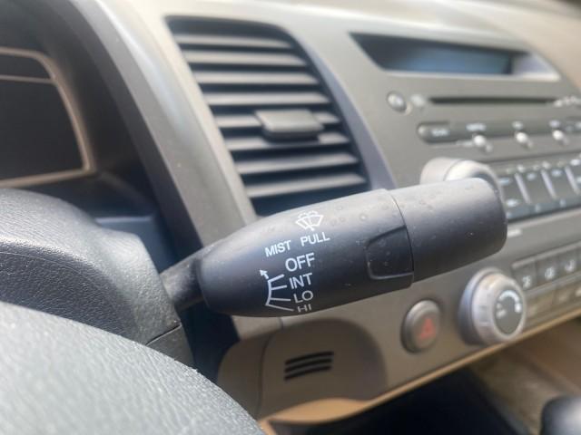 2008 Borrego Beige Metallic /Gray Honda Civic Sdn LX LOW MILES 26,922 1 OWNER (1HGFA16538L) with an 1.8L SOHC MPFI 16-Valve i-VTEC I4 Engine engine, Automatic transmission, located at 4701 North Dixie Hwy, Pompano Beach, FL, 33064, (954) 422-2889, 26.240938, -80.123474 - OUR WEBPAGE FLORIDACARS1.COM HAS OVER 100 PHOTOS AND FREE CARFAX LINK 2008 HONDA CIVIC LX VIN: 1HGFA16538L117891 1 H G F A 1 6 5 3 8 L 1 1 7 8 9 1 SEDAN 4 DR 1.8L I4 F SOHC 16V GASOLINE FRONT WHEEL DRIVE Features ABS Brakes Air Conditioning AM/FM Stereo Automatic Transmission Auxiliary Audio Input C - Photo#40