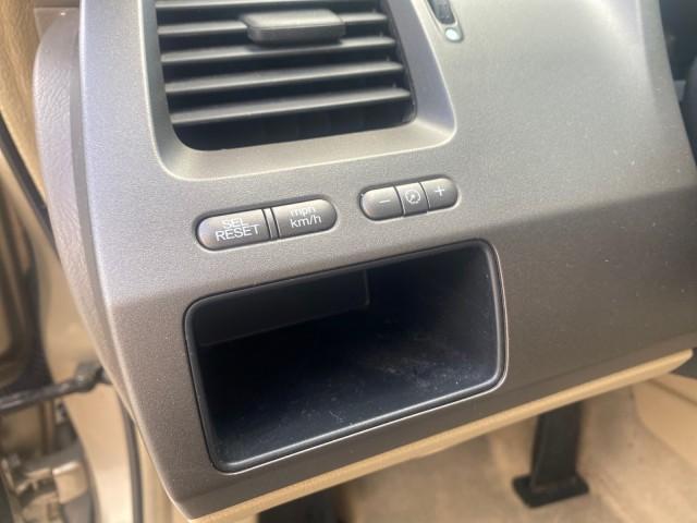 2008 Borrego Beige Metallic /Gray Honda Civic Sdn LX LOW MILES 26,922 1 OWNER (1HGFA16538L) with an 1.8L SOHC MPFI 16-Valve i-VTEC I4 Engine engine, Automatic transmission, located at 4701 North Dixie Hwy, Pompano Beach, FL, 33064, (954) 422-2889, 26.240938, -80.123474 - OUR WEBPAGE FLORIDACARS1.COM HAS OVER 100 PHOTOS AND FREE CARFAX LINK 2008 HONDA CIVIC LX VIN: 1HGFA16538L117891 1 H G F A 1 6 5 3 8 L 1 1 7 8 9 1 SEDAN 4 DR 1.8L I4 F SOHC 16V GASOLINE FRONT WHEEL DRIVE Features ABS Brakes Air Conditioning AM/FM Stereo Automatic Transmission Auxiliary Audio Input C - Photo#41