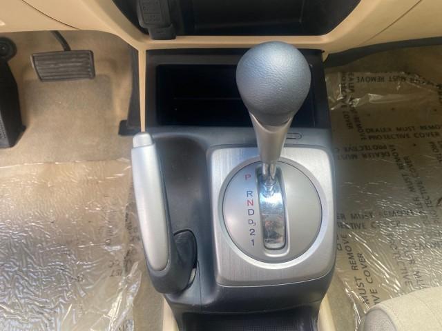 2008 Borrego Beige Metallic /Gray Honda Civic Sdn LX LOW MILES 26,922 1 OWNER (1HGFA16538L) with an 1.8L SOHC MPFI 16-Valve i-VTEC I4 Engine engine, Automatic transmission, located at 4701 North Dixie Hwy, Pompano Beach, FL, 33064, (954) 422-2889, 26.240938, -80.123474 - OUR WEBPAGE FLORIDACARS1.COM HAS OVER 100 PHOTOS AND FREE CARFAX LINK 2008 HONDA CIVIC LX VIN: 1HGFA16538L117891 1 H G F A 1 6 5 3 8 L 1 1 7 8 9 1 SEDAN 4 DR 1.8L I4 F SOHC 16V GASOLINE FRONT WHEEL DRIVE Features ABS Brakes Air Conditioning AM/FM Stereo Automatic Transmission Auxiliary Audio Input C - Photo#46