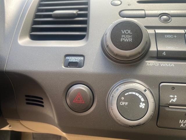 2008 Borrego Beige Metallic /Gray Honda Civic Sdn LX LOW MILES 26,922 1 OWNER (1HGFA16538L) with an 1.8L SOHC MPFI 16-Valve i-VTEC I4 Engine engine, Automatic transmission, located at 4701 North Dixie Hwy, Pompano Beach, FL, 33064, (954) 422-2889, 26.240938, -80.123474 - OUR WEBPAGE FLORIDACARS1.COM HAS OVER 100 PHOTOS AND FREE CARFAX LINK 2008 HONDA CIVIC LX VIN: 1HGFA16538L117891 1 H G F A 1 6 5 3 8 L 1 1 7 8 9 1 SEDAN 4 DR 1.8L I4 F SOHC 16V GASOLINE FRONT WHEEL DRIVE Features ABS Brakes Air Conditioning AM/FM Stereo Automatic Transmission Auxiliary Audio Input C - Photo#55