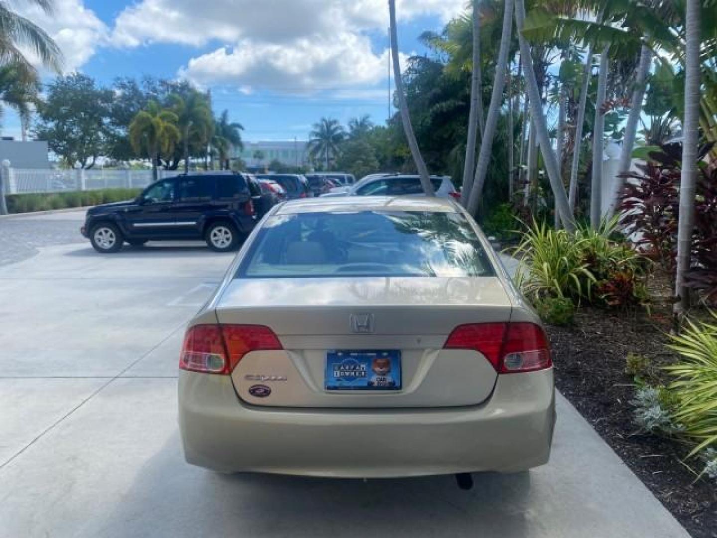 2008 Borrego Beige Metallic /Gray Honda Civic Sdn LX LOW MILES 26,917 1 OWNER (1HGFA16538L) with an 1.8L SOHC MPFI 16-Valve i-VTEC I4 Engine engine, Automatic transmission, located at 4701 North Dixie Hwy, Pompano Beach, FL, 33064, (954) 422-2889, 26.240938, -80.123474 - OUR WEBPAGE FLORIDACARS1.COM HAS OVER 100 PHOTOS AND FREE CARFAX LINK 2008 HONDA CIVIC LX VIN: 1HGFA16538L117891 1 H G F A 1 6 5 3 8 L 1 1 7 8 9 1 SEDAN 4 DR 1.8L I4 F SOHC 16V GASOLINE FRONT WHEEL DRIVE Features ABS Brakes Air Conditioning AM/FM Stereo Automatic Transmission Auxiliary Audio Input C - Photo#75