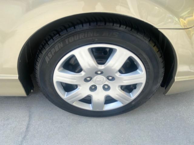 2008 Borrego Beige Metallic /Gray Honda Civic Sdn LX LOW MILES 26,922 1 OWNER (1HGFA16538L) with an 1.8L SOHC MPFI 16-Valve i-VTEC I4 Engine engine, Automatic transmission, located at 4701 North Dixie Hwy, Pompano Beach, FL, 33064, (954) 422-2889, 26.240938, -80.123474 - OUR WEBPAGE FLORIDACARS1.COM HAS OVER 100 PHOTOS AND FREE CARFAX LINK 2008 HONDA CIVIC LX VIN: 1HGFA16538L117891 1 H G F A 1 6 5 3 8 L 1 1 7 8 9 1 SEDAN 4 DR 1.8L I4 F SOHC 16V GASOLINE FRONT WHEEL DRIVE Features ABS Brakes Air Conditioning AM/FM Stereo Automatic Transmission Auxiliary Audio Input C - Photo#83