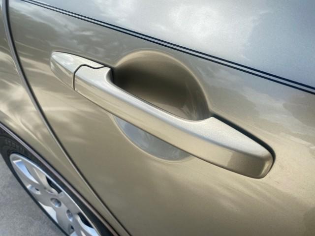 2008 Borrego Beige Metallic /Gray Honda Civic Sdn LX LOW MILES 26,922 1 OWNER (1HGFA16538L) with an 1.8L SOHC MPFI 16-Valve i-VTEC I4 Engine engine, Automatic transmission, located at 4701 North Dixie Hwy, Pompano Beach, FL, 33064, (954) 422-2889, 26.240938, -80.123474 - OUR WEBPAGE FLORIDACARS1.COM HAS OVER 100 PHOTOS AND FREE CARFAX LINK 2008 HONDA CIVIC LX VIN: 1HGFA16538L117891 1 H G F A 1 6 5 3 8 L 1 1 7 8 9 1 SEDAN 4 DR 1.8L I4 F SOHC 16V GASOLINE FRONT WHEEL DRIVE Features ABS Brakes Air Conditioning AM/FM Stereo Automatic Transmission Auxiliary Audio Input C - Photo#99