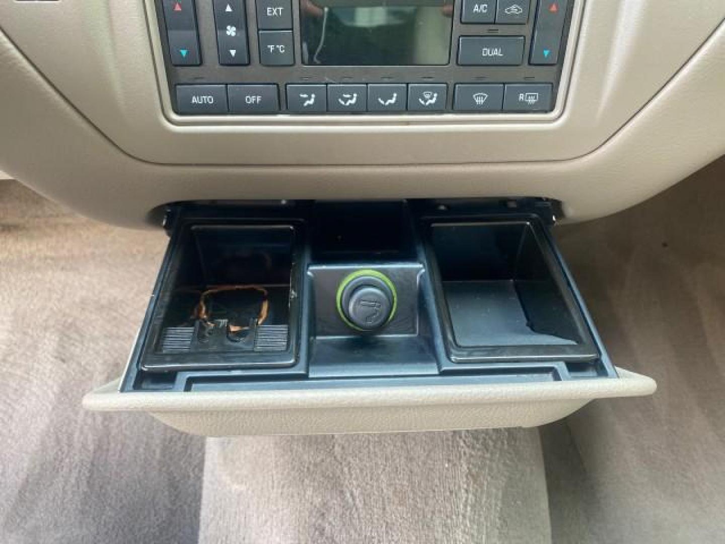 2005 Light French Silk Metallic /Med/Lt Parchment Lincoln Town Car Signature 1 OWNER FL LOW MILES 39,256 (1LNHM81W85Y) with an 4.6L SOHC SMPI V8 Engine engine, Automatic transmission, located at 4701 North Dixie Hwy, Pompano Beach, FL, 33064, (954) 422-2889, 26.240938, -80.123474 - OUR WEBPAGE FLORIDACARS1.COM HAS OVER 100 PHOTOS AND FREE CARFAX LINK 2005 LINCOLN TOWN CAR SIGNATURE VIN: 1LNHM81W85Y648232 1 L N H M 8 1 W 8 5 Y 6 4 8 2 3 2 SEDAN 4 DR 4.6L V8 F OHV 16V GASOLINE REAR WHEEL DRIVE Features ABS Brakes Air Conditioning Alloy Wheels AM/FM Stereo Automatic Transmission - Photo#51