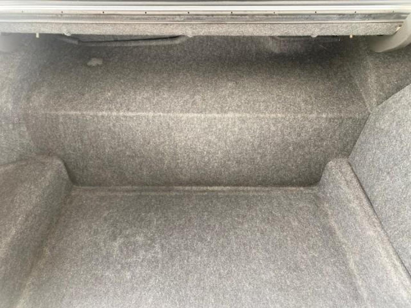 2005 Light French Silk Metallic /Med/Lt Parchment Lincoln Town Car Signature 1 OWNER FL LOW MILES 39,256 (1LNHM81W85Y) with an 4.6L SOHC SMPI V8 Engine engine, Automatic transmission, located at 4701 North Dixie Hwy, Pompano Beach, FL, 33064, (954) 422-2889, 26.240938, -80.123474 - OUR WEBPAGE FLORIDACARS1.COM HAS OVER 100 PHOTOS AND FREE CARFAX LINK 2005 LINCOLN TOWN CAR SIGNATURE VIN: 1LNHM81W85Y648232 1 L N H M 8 1 W 8 5 Y 6 4 8 2 3 2 SEDAN 4 DR 4.6L V8 F OHV 16V GASOLINE REAR WHEEL DRIVE Features ABS Brakes Air Conditioning Alloy Wheels AM/FM Stereo Automatic Transmission - Photo#86