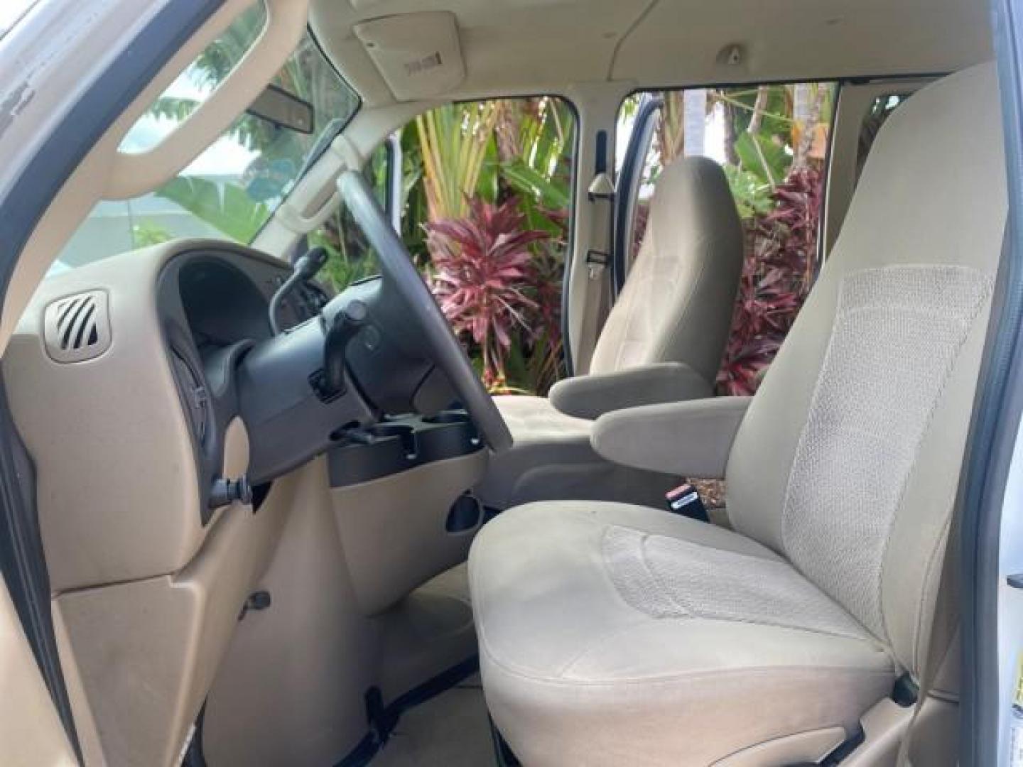 2006 Oxford White /Medium Flint Ford Econoline Wagon XLT LOW MILES 27,333 8 PASS (1FMRE11L86D) with an 5.4L EFI V8 Engine engine, Automatic transmission, located at 4701 North Dixie Hwy, Pompano Beach, FL, 33064, (954) 422-2889, 26.240938, -80.123474 - OUR WEBPAGE FLORIDACARS1.COM HAS OVER 100 PHOTOS AND FREE CARFAX LINK 2006 FORD E-SERIES E-150 XL - DUAL AIR 8 PASSENGER XL VIN: 1FMRE11L86DA99672 1 F M R E 1 1 L 8 6 D A 9 9 6 7 2 VAN 5.4L V8 F GASOLINE REAR WHEEL DRIVE Features ABS Brakes Air Conditioning AM/FM Stereo Automatic Transmission Runnin - Photo#10