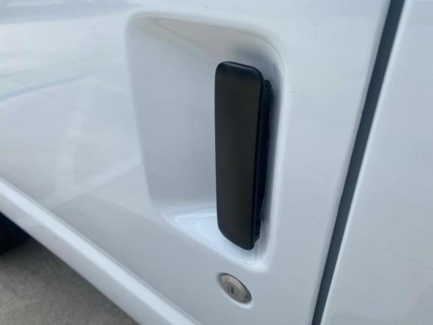 2006 Oxford White /Medium Flint Ford Econoline Wagon XLT LOW MILES 27,333 8 PASS (1FMRE11L86D) with an 5.4L EFI V8 Engine engine, Automatic transmission, located at 4701 North Dixie Hwy, Pompano Beach, FL, 33064, (954) 422-2889, 26.240938, -80.123474 - OUR WEBPAGE FLORIDACARS1.COM HAS OVER 100 PHOTOS AND FREE CARFAX LINK 2006 FORD E-SERIES E-150 XL - DUAL AIR 8 PASSENGER XL VIN: 1FMRE11L86DA99672 1 F M R E 1 1 L 8 6 D A 9 9 6 7 2 VAN 5.4L V8 F GASOLINE REAR WHEEL DRIVE Features ABS Brakes Air Conditioning AM/FM Stereo Automatic Transmission Runnin - Photo#28