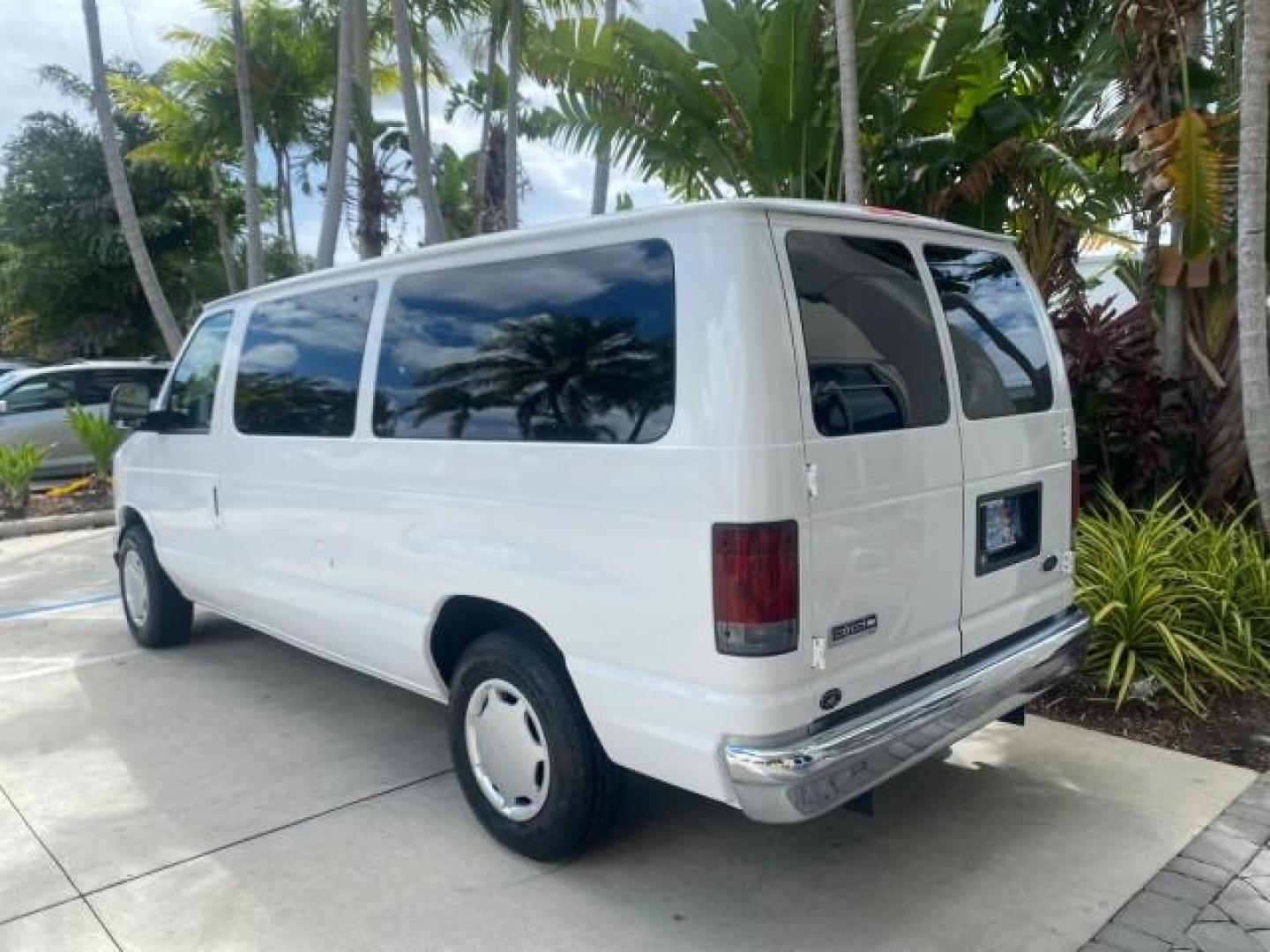 2006 Oxford White /Medium Flint Ford Econoline Wagon XLT LOW MILES 27,333 8 PASS (1FMRE11L86D) with an 5.4L EFI V8 Engine engine, Automatic transmission, located at 4701 North Dixie Hwy, Pompano Beach, FL, 33064, (954) 422-2889, 26.240938, -80.123474 - OUR WEBPAGE FLORIDACARS1.COM HAS OVER 100 PHOTOS AND FREE CARFAX LINK 2006 FORD E-SERIES E-150 XL - DUAL AIR 8 PASSENGER XL VIN: 1FMRE11L86DA99672 1 F M R E 1 1 L 8 6 D A 9 9 6 7 2 VAN 5.4L V8 F GASOLINE REAR WHEEL DRIVE Features ABS Brakes Air Conditioning AM/FM Stereo Automatic Transmission Runnin - Photo#83