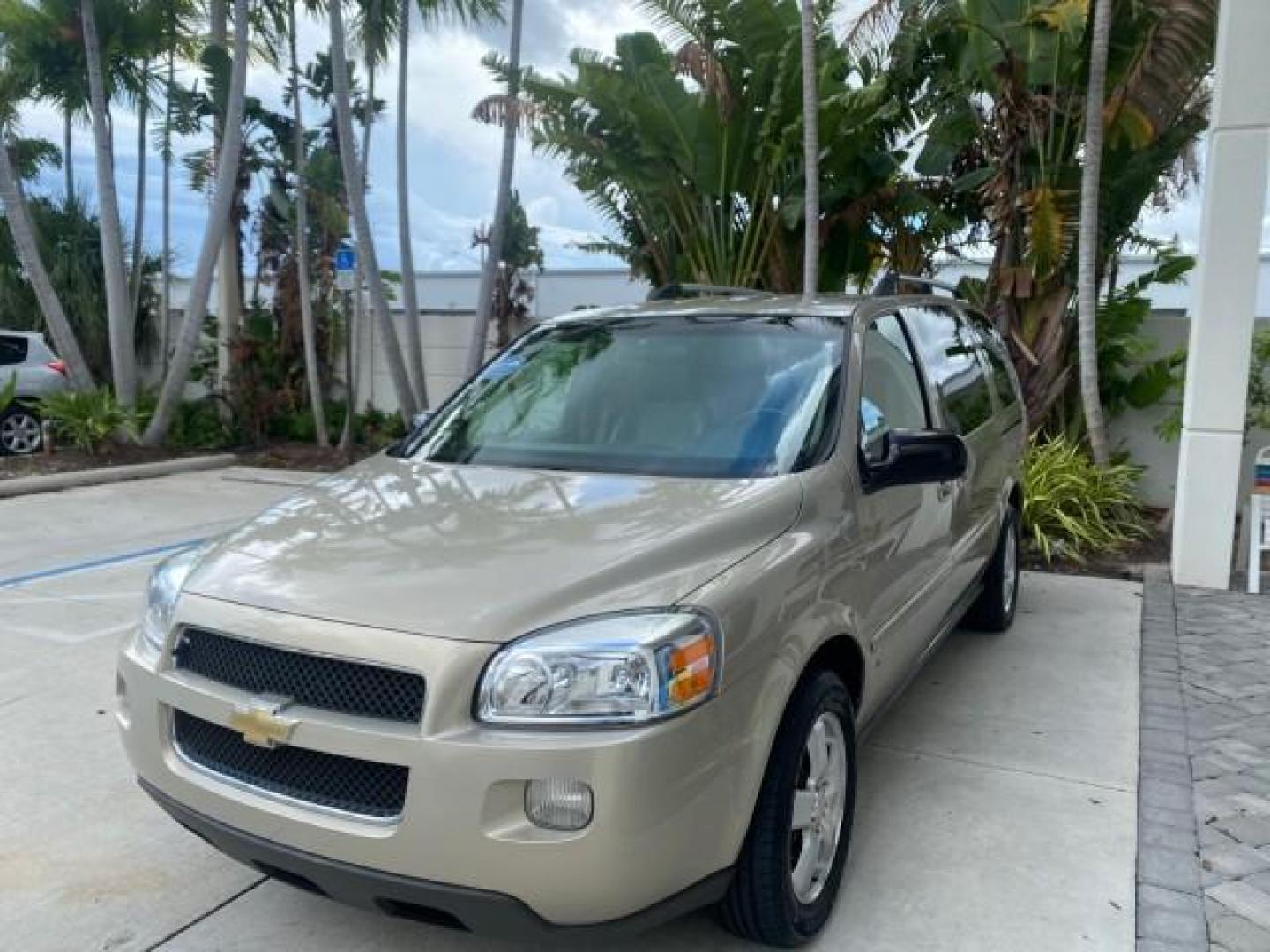 2007 Gold Mist Metallic /Cashmere Chevrolet Uplander LT LOW MILES 56,861 (1GNDV33197D) with an 3.9L V6 SFI Engine engine, Automatic transmission, located at 4701 North Dixie Hwy, Pompano Beach, FL, 33064, (954) 422-2889, 26.240938, -80.123474 - OUR WEBPAGE FLORIDACARS1.COM HAS OVER 100 PHOTOS AND FREE CARFAX LINK 2007 CHEVROLET UPLANDER LT VIN: 1GNDV33197D148165 1 G N D V 3 3 1 9 7 D 1 4 8 1 6 5 VAN 3.9L V6 F GASOLINE FRONT WHEEL DRIVE Features ABS Brakes Air Conditioning Alloy Wheels AM/FM Stereo Automatic Transmission CD Audio Cruise Con - Photo#3