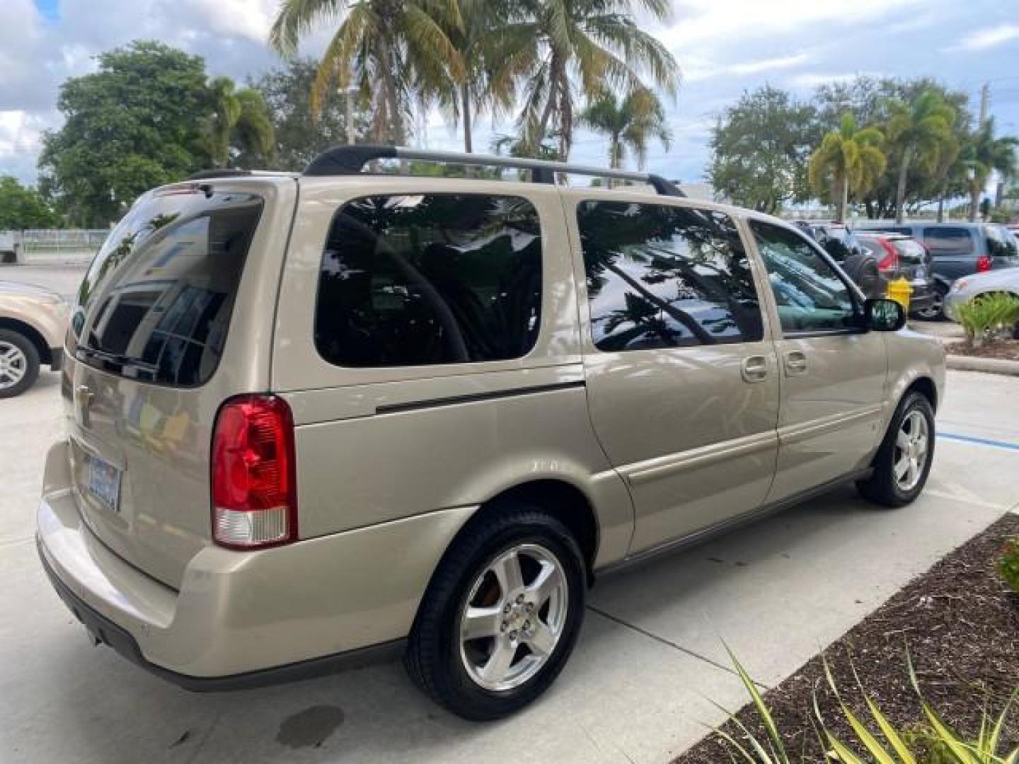 2007 Gold Mist Metallic /Cashmere Chevrolet Uplander LT LOW MILES 56,861 (1GNDV33197D) with an 3.9L V6 SFI Engine engine, Automatic transmission, located at 4701 North Dixie Hwy, Pompano Beach, FL, 33064, (954) 422-2889, 26.240938, -80.123474 - OUR WEBPAGE FLORIDACARS1.COM HAS OVER 100 PHOTOS AND FREE CARFAX LINK 2007 CHEVROLET UPLANDER LT VIN: 1GNDV33197D148165 1 G N D V 3 3 1 9 7 D 1 4 8 1 6 5 VAN 3.9L V6 F GASOLINE FRONT WHEEL DRIVE Features ABS Brakes Air Conditioning Alloy Wheels AM/FM Stereo Automatic Transmission CD Audio Cruise Con - Photo#7