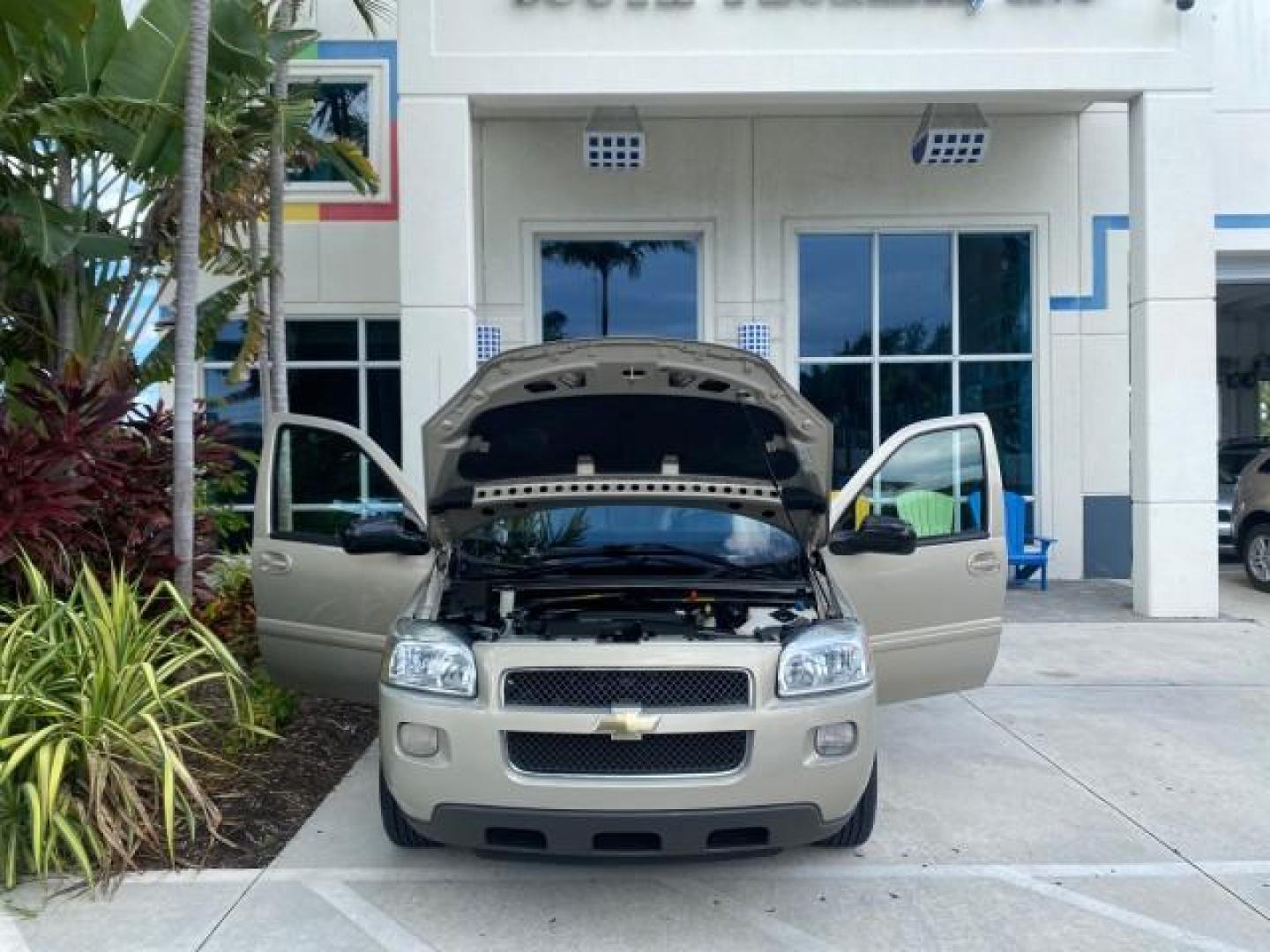 2007 Gold Mist Metallic /Cashmere Chevrolet Uplander LT LOW MILES 56,861 (1GNDV33197D) with an 3.9L V6 SFI Engine engine, Automatic transmission, located at 4701 North Dixie Hwy, Pompano Beach, FL, 33064, (954) 422-2889, 26.240938, -80.123474 - OUR WEBPAGE FLORIDACARS1.COM HAS OVER 100 PHOTOS AND FREE CARFAX LINK 2007 CHEVROLET UPLANDER LT VIN: 1GNDV33197D148165 1 G N D V 3 3 1 9 7 D 1 4 8 1 6 5 VAN 3.9L V6 F GASOLINE FRONT WHEEL DRIVE Features ABS Brakes Air Conditioning Alloy Wheels AM/FM Stereo Automatic Transmission CD Audio Cruise Con - Photo#16