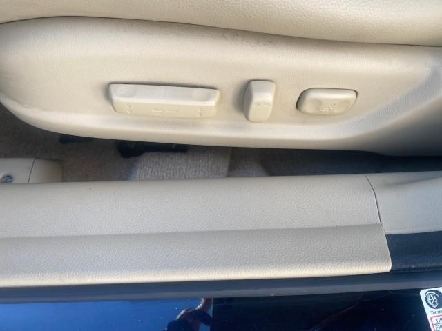 2010 Crystal Black Pearl /Ivory Honda Accord Sdn EX-L LOW MILES 68,167 (1HGCP3F8XAA) with an 3.5L SOHC MPFI 24-Valve i-VTEC V6 Engine engine, Automatic transmission, located at 4701 North Dixie Hwy, Pompano Beach, FL, 33064, (954) 422-2889, 26.240938, -80.123474 - OUR WEBPAGE FLORIDACARS1.COM HAS OVER 100 PHOTOS AND FREE CARFAX LINK 2010 HONDA ACCORD EX-L V6 VIN: 1HGCP3F8XAA027761 1 H G C P 3 F 8 X A A 0 2 7 7 6 1 SEDAN 4 DR 3.5L V6 F SOHC 24V GASOLINE FRONT WHEEL DRIVE Features ABS Brakes Air Conditioning Alloy Wheels AM/FM Stereo Automatic Transmission Auxi - Photo#32