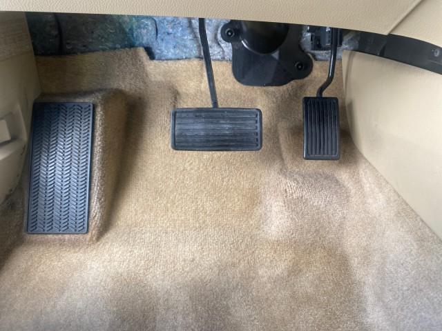 2010 Crystal Black Pearl /Ivory Honda Accord Sdn EX-L LOW MILES 68,167 (1HGCP3F8XAA) with an 3.5L SOHC MPFI 24-Valve i-VTEC V6 Engine engine, Automatic transmission, located at 4701 North Dixie Hwy, Pompano Beach, FL, 33064, (954) 422-2889, 26.240938, -80.123474 - OUR WEBPAGE FLORIDACARS1.COM HAS OVER 100 PHOTOS AND FREE CARFAX LINK 2010 HONDA ACCORD EX-L V6 VIN: 1HGCP3F8XAA027761 1 H G C P 3 F 8 X A A 0 2 7 7 6 1 SEDAN 4 DR 3.5L V6 F SOHC 24V GASOLINE FRONT WHEEL DRIVE Features ABS Brakes Air Conditioning Alloy Wheels AM/FM Stereo Automatic Transmission Auxi - Photo#45