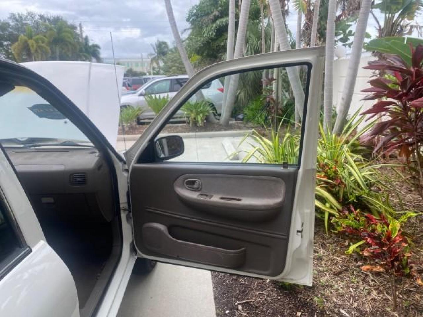 2002 White /Gray Kia Sportage SUV LOW MILES 37,679 (KNDJB723325) with an 2.0L DOHC MPFI 16-Valve Inline 4-Cyl Engine engine, Automatic transmission, located at 4701 North Dixie Hwy, Pompano Beach, FL, 33064, (954) 422-2889, 26.240938, -80.123474 - OUR WEBPAGE FLORIDACARS1.COM HAS OVER 100 PHOTOS AND FREE CARFAX LINK 2002 KIA SPORTAGE VIN: KNDJB723325123795 K N D J B 7 2 3 3 2 5 1 2 3 7 9 5 4 DOOR WAGON/SPORT UTILITY 2.0L I4 F DOHC 16V GASOLINE REAR WHEEL DRIVE Features Air Conditioning Alloy Wheels AM/FM Stereo Automatic Transmission CD Audio - Photo#11