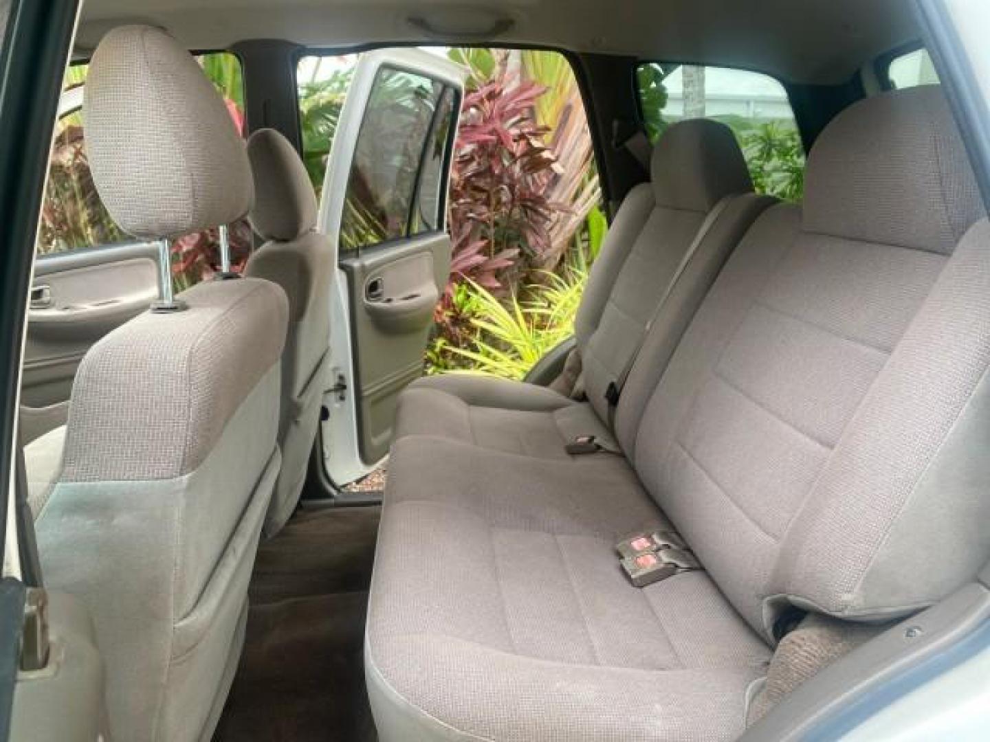 2002 White /Gray Kia Sportage SUV LOW MILES 37,679 (KNDJB723325) with an 2.0L DOHC MPFI 16-Valve Inline 4-Cyl Engine engine, Automatic transmission, located at 4701 North Dixie Hwy, Pompano Beach, FL, 33064, (954) 422-2889, 26.240938, -80.123474 - OUR WEBPAGE FLORIDACARS1.COM HAS OVER 100 PHOTOS AND FREE CARFAX LINK 2002 KIA SPORTAGE VIN: KNDJB723325123795 K N D J B 7 2 3 3 2 5 1 2 3 7 9 5 4 DOOR WAGON/SPORT UTILITY 2.0L I4 F DOHC 16V GASOLINE REAR WHEEL DRIVE Features Air Conditioning Alloy Wheels AM/FM Stereo Automatic Transmission CD Audio - Photo#14