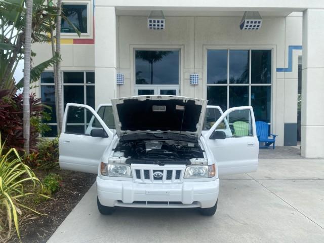 2002 White /Gray Kia Sportage SUV LOW MILES 37,688 (KNDJB723325) with an 2.0L DOHC MPFI 16-Valve Inline 4-Cyl Engine engine, Automatic transmission, located at 4701 North Dixie Hwy, Pompano Beach, FL, 33064, (954) 422-2889, 26.240938, -80.123474 - OUR WEBPAGE FLORIDACARS1.COM HAS OVER 100 PHOTOS AND FREE CARFAX LINK 2002 KIA SPORTAGE VIN: KNDJB723325123795 K N D J B 7 2 3 3 2 5 1 2 3 7 9 5 4 DOOR WAGON/SPORT UTILITY 2.0L I4 F DOHC 16V GASOLINE REAR WHEEL DRIVE Features Air Conditioning Alloy Wheels AM/FM Stereo Automatic Transmission CD Audio - Photo#16