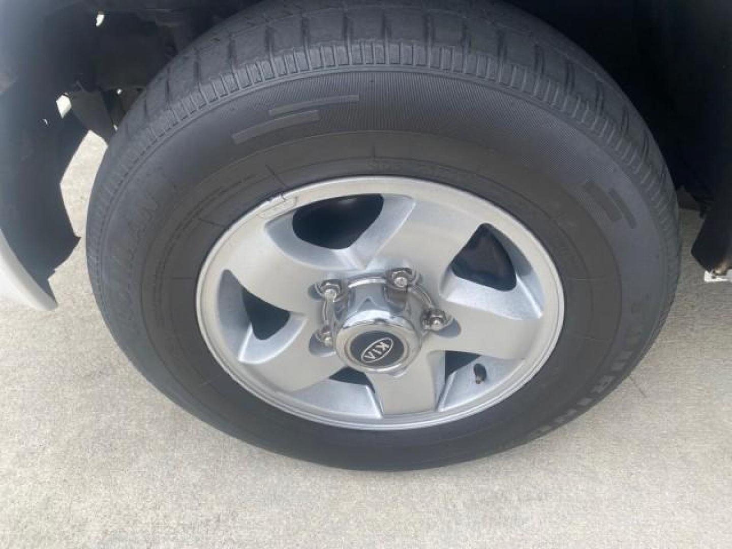 2002 White /Gray Kia Sportage SUV LOW MILES 37,679 (KNDJB723325) with an 2.0L DOHC MPFI 16-Valve Inline 4-Cyl Engine engine, Automatic transmission, located at 4701 North Dixie Hwy, Pompano Beach, FL, 33064, (954) 422-2889, 26.240938, -80.123474 - OUR WEBPAGE FLORIDACARS1.COM HAS OVER 100 PHOTOS AND FREE CARFAX LINK 2002 KIA SPORTAGE VIN: KNDJB723325123795 K N D J B 7 2 3 3 2 5 1 2 3 7 9 5 4 DOOR WAGON/SPORT UTILITY 2.0L I4 F DOHC 16V GASOLINE REAR WHEEL DRIVE Features Air Conditioning Alloy Wheels AM/FM Stereo Automatic Transmission CD Audio - Photo#19